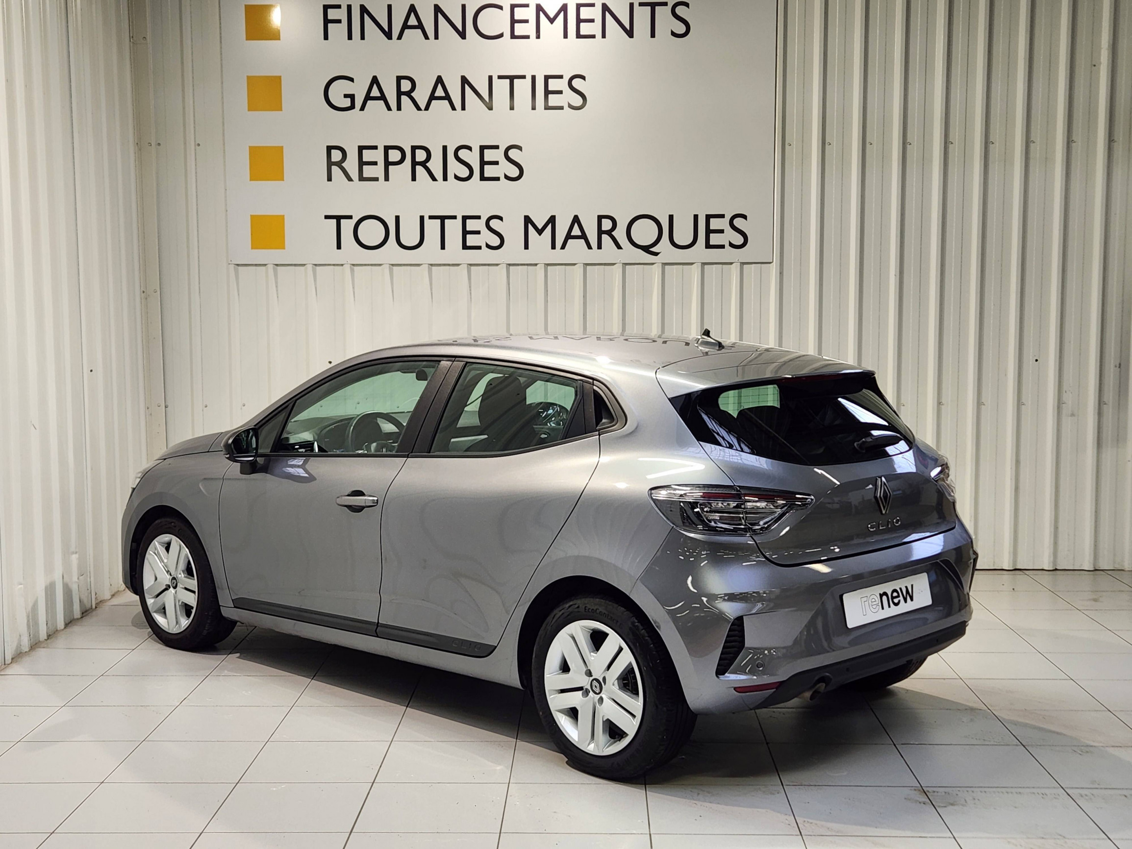 Vente en ligne Renault Clio 5 Clio TCe 90 au prix de 16 299 €