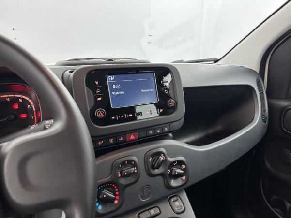 Vente en ligne Fiat Panda  1.0 70 ch Hybride BSG S/S au prix de 11 999 €