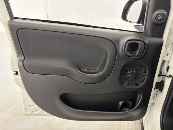 Vente en ligne Fiat Panda  1.0 70 ch Hybride BSG S/S au prix de 11 999 €