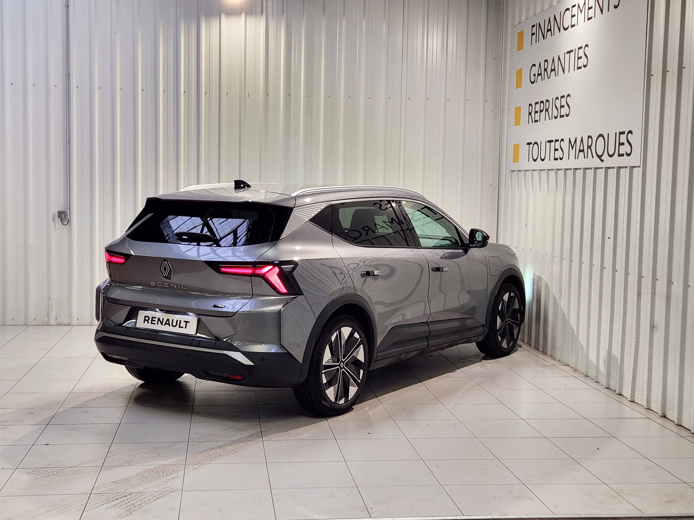 Vente en ligne Renault Scenic E-Tech  220 ch grande autonomie au prix de 43 990 €