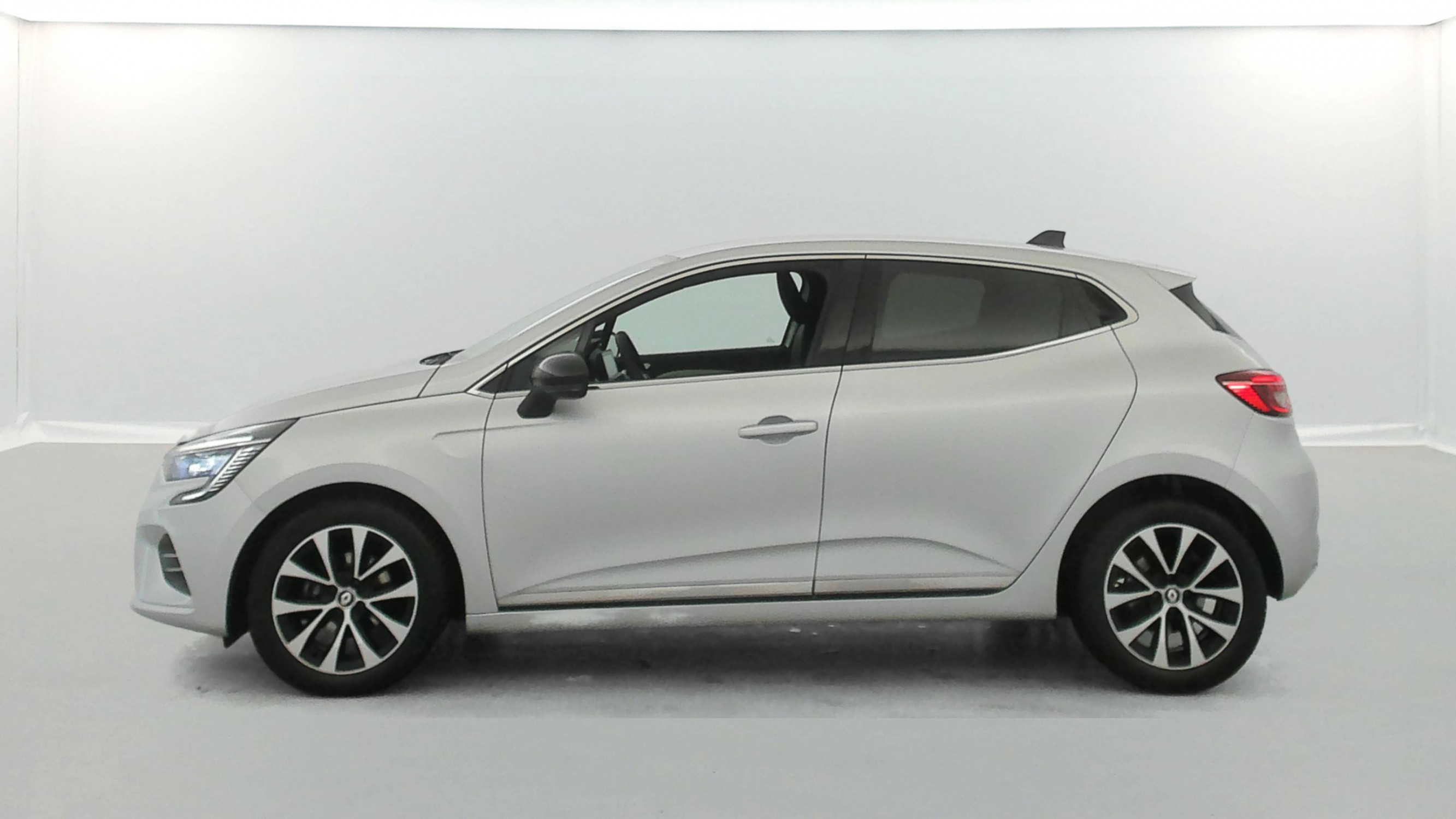 Vente en ligne Renault Clio 5 Clio TCe 90 au prix de 14 590 €