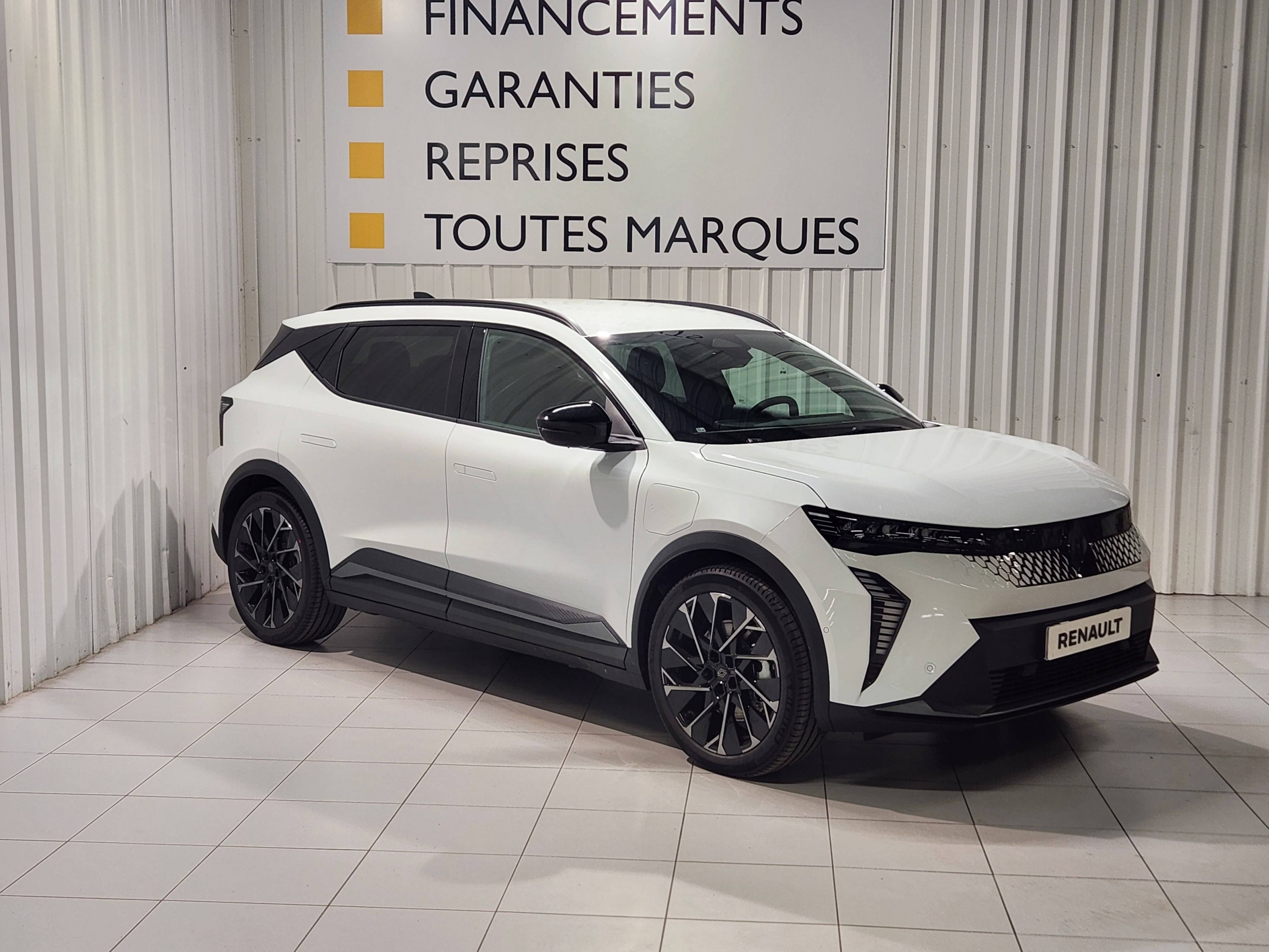 Vente en ligne Renault Scenic E-Tech  220 ch grande autonomie au prix de 49 990 €