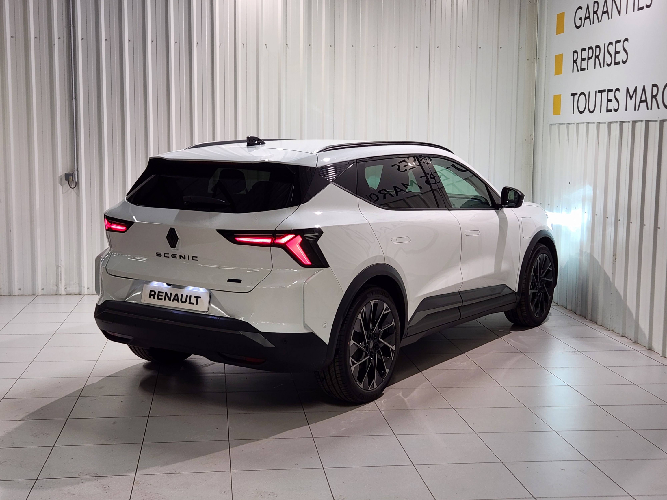 Vente en ligne Renault Scenic E-Tech  220 ch grande autonomie au prix de 49 990 €