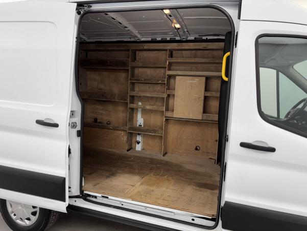 Vente en ligne Ford Transit TRANSIT FGN T350 L2H2 2.0 ECOBLUE 170 S&S au prix de 19 999 €