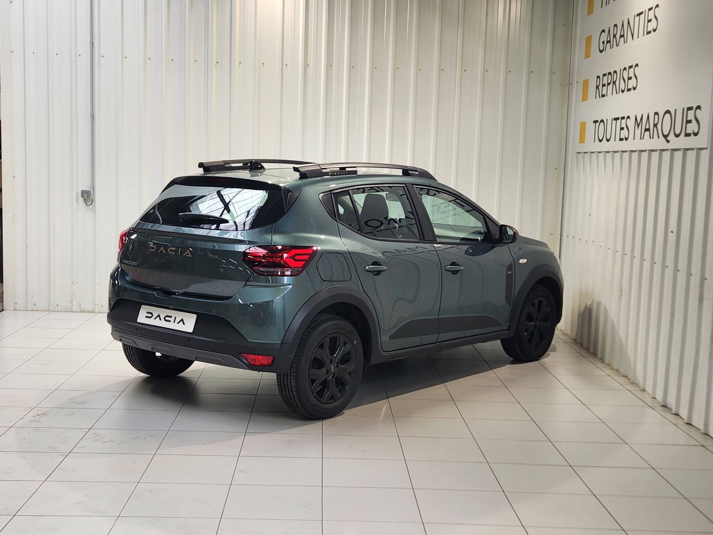 Vente en ligne Dacia Sandero 3  ECO-G 100 GSR2 au prix de 18 390 €