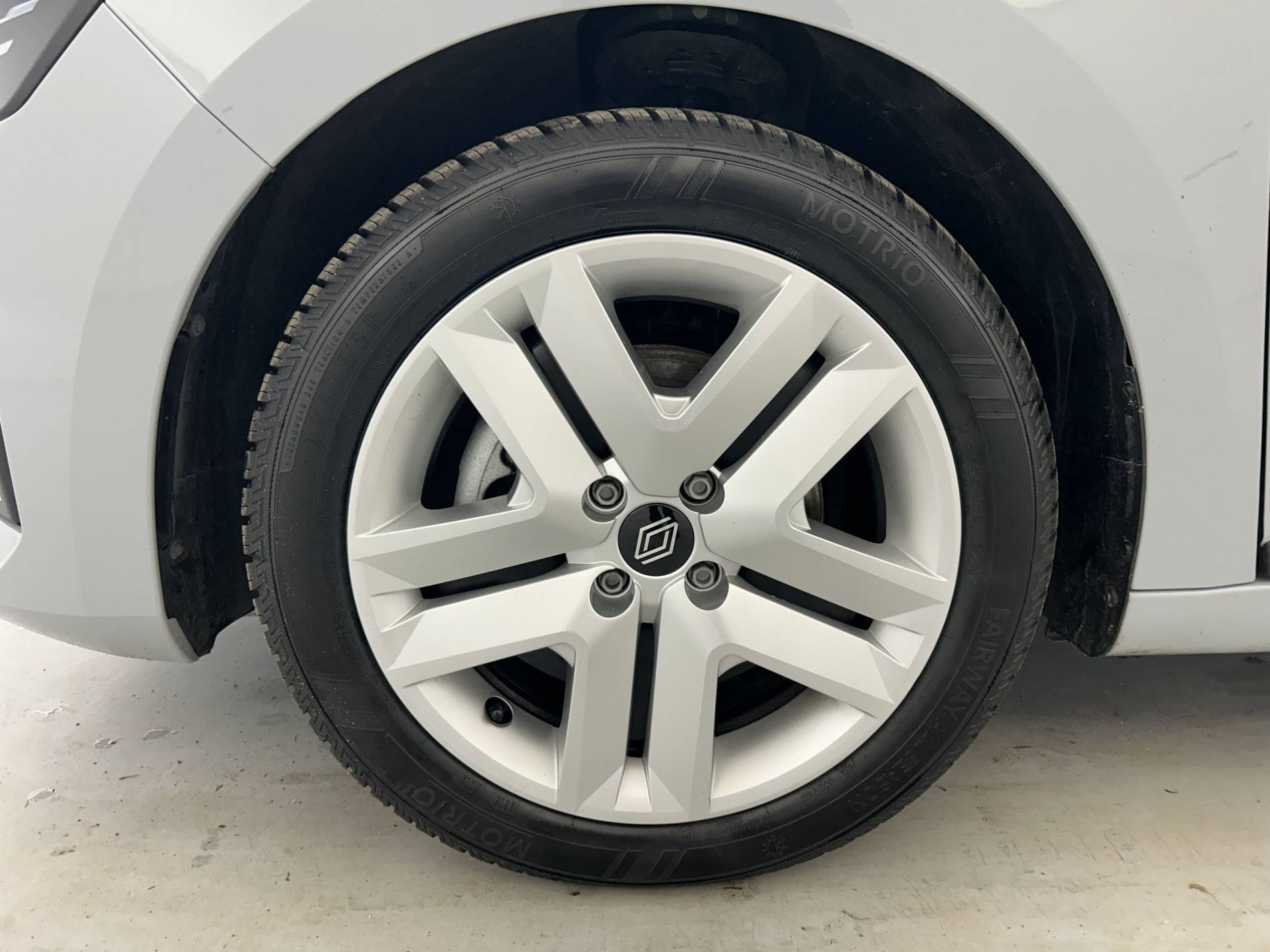 Vente en ligne Renault Clio 5 Clio E-Tech full hybrid 145 ch GSR2 au prix de 19 790 €