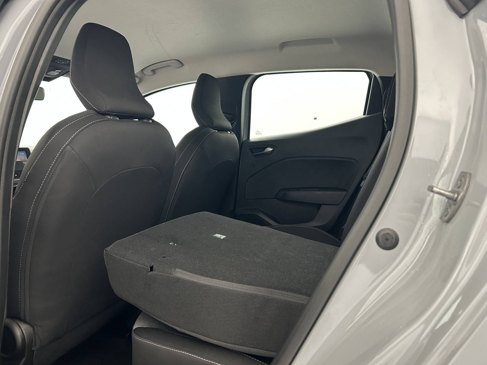 Vente en ligne Renault Clio 5 Clio E-Tech full hybrid 145 ch GSR2 au prix de 19 790 €