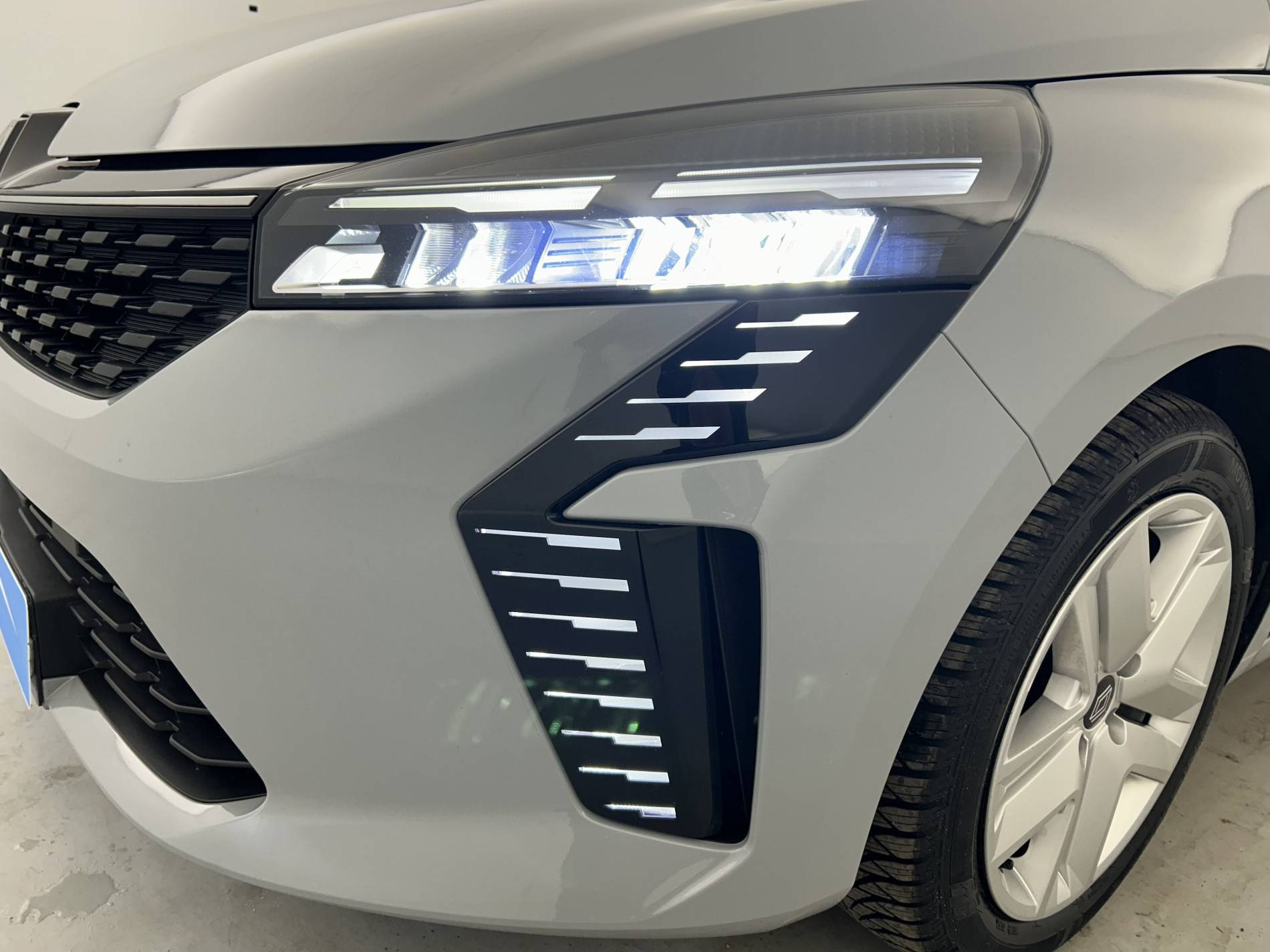 Vente en ligne Renault Clio 5 Clio E-Tech full hybrid 145 ch GSR2 au prix de 19 790 €