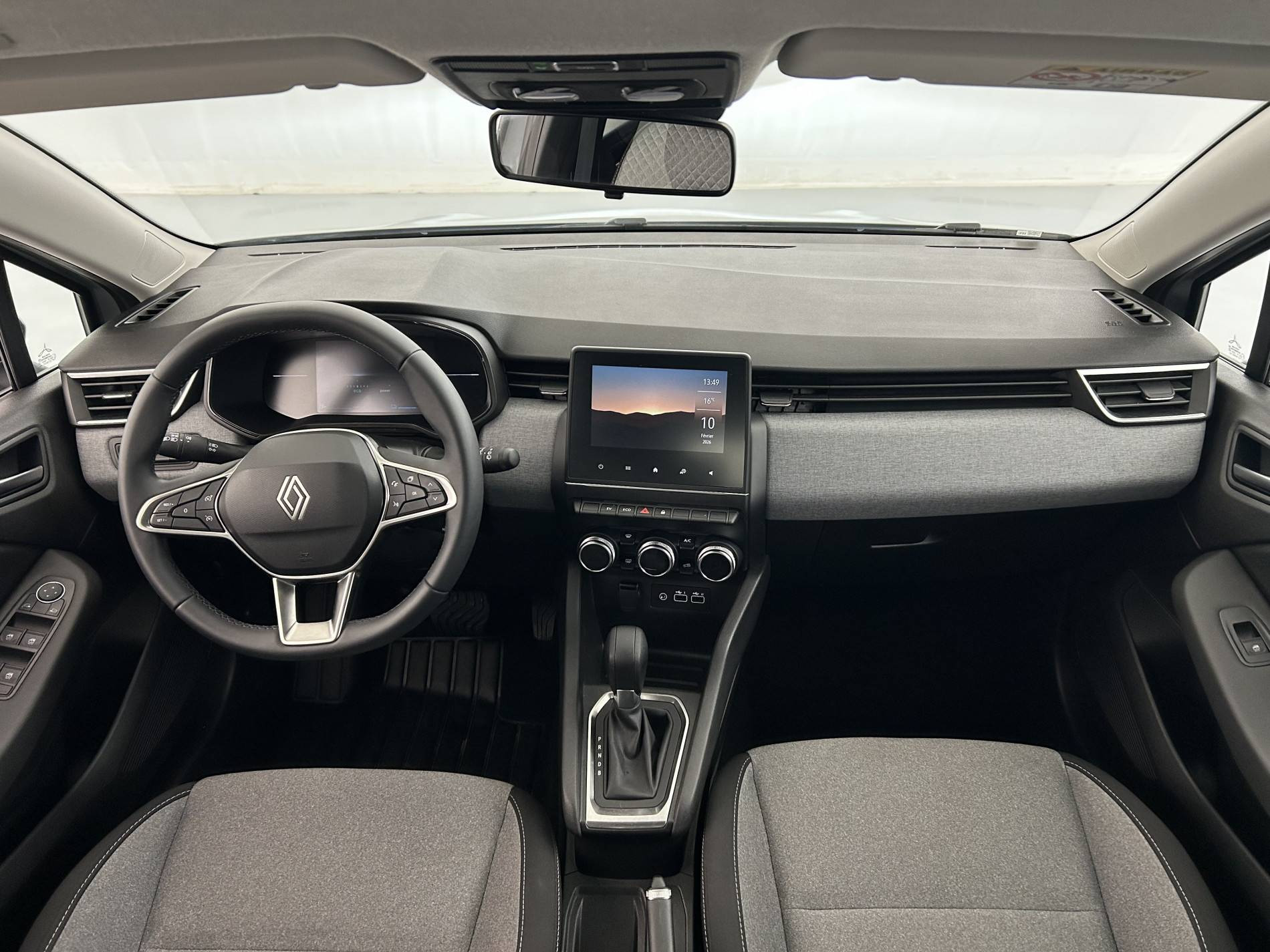 Vente en ligne Renault Clio 5 Clio E-Tech full hybrid 145 ch GSR2 au prix de 19 790 €