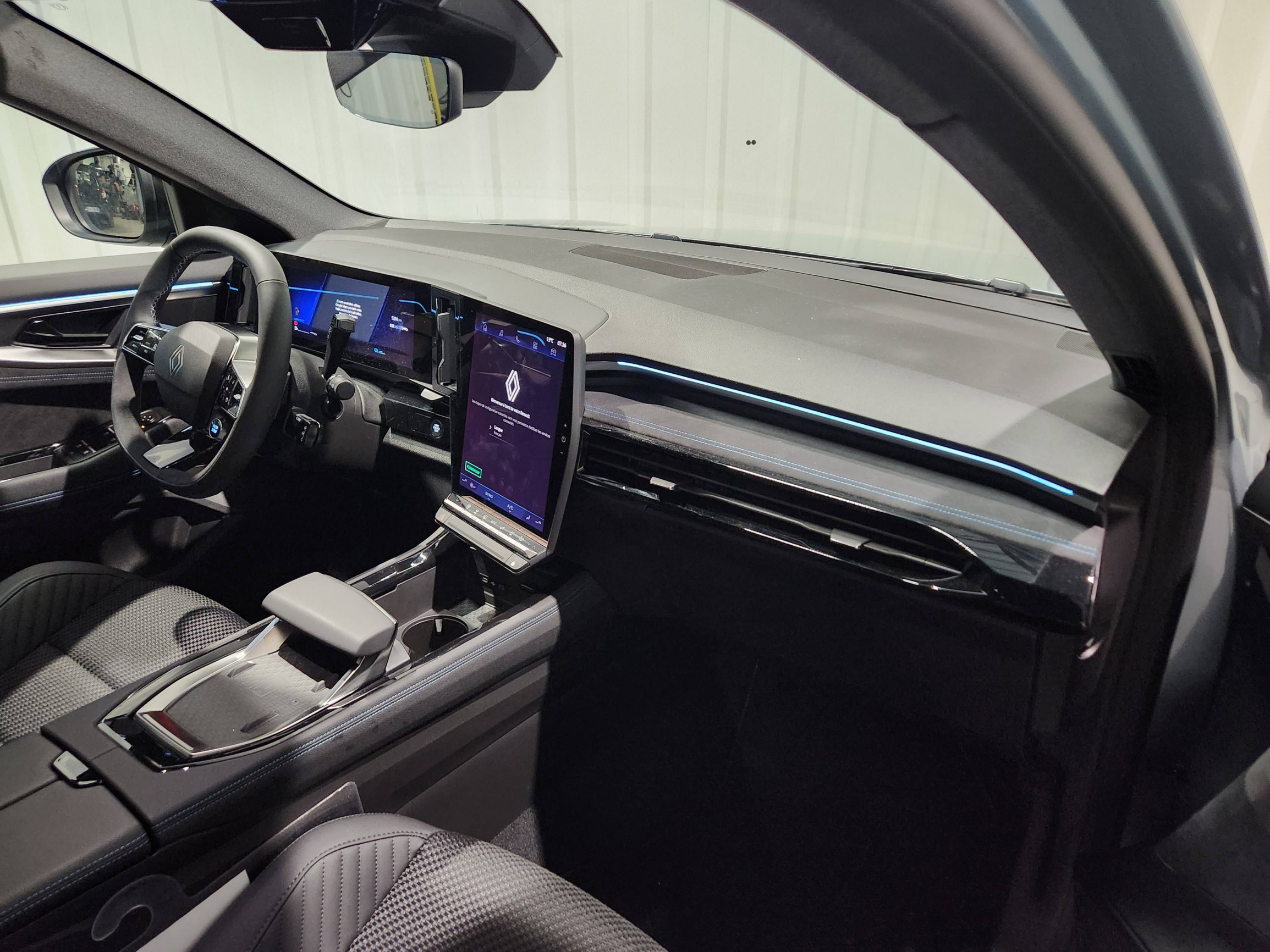 Vente en ligne Renault Espace Espace full hybrid E-Tech 200 ch 7pl au prix de 43 990 €