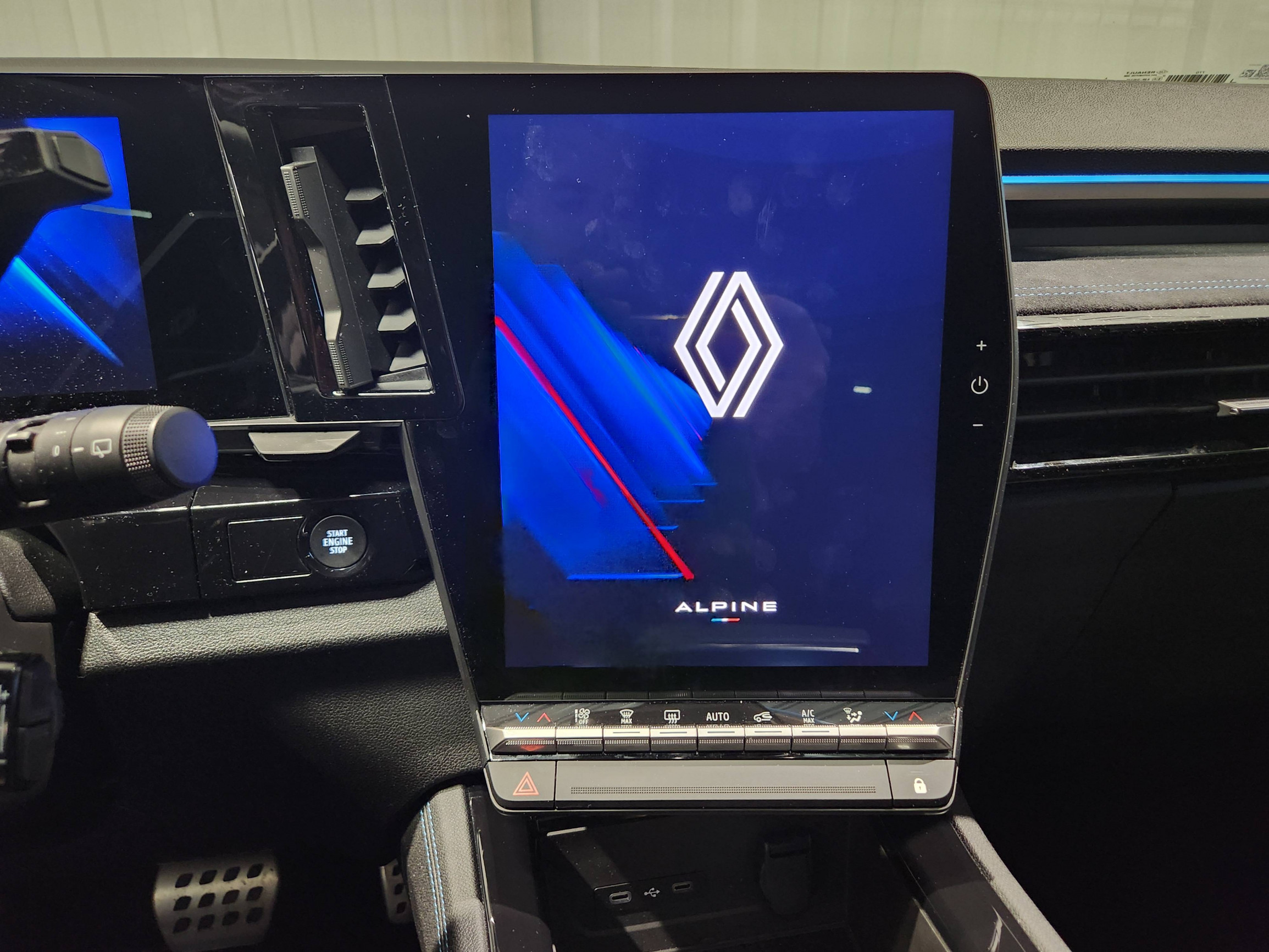 Vente en ligne Renault Espace Espace full hybrid E-Tech 200 ch 7pl au prix de 43 990 €