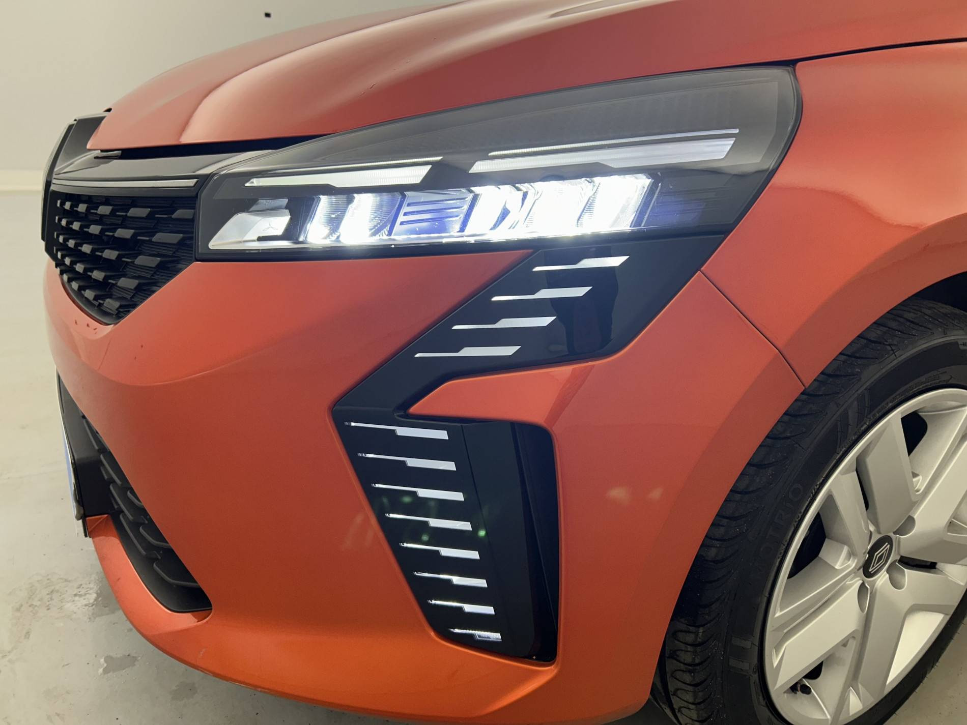 Vente en ligne Renault Clio 5 Clio E-Tech full hybrid 145 ch GSR2 au prix de 19 590 €