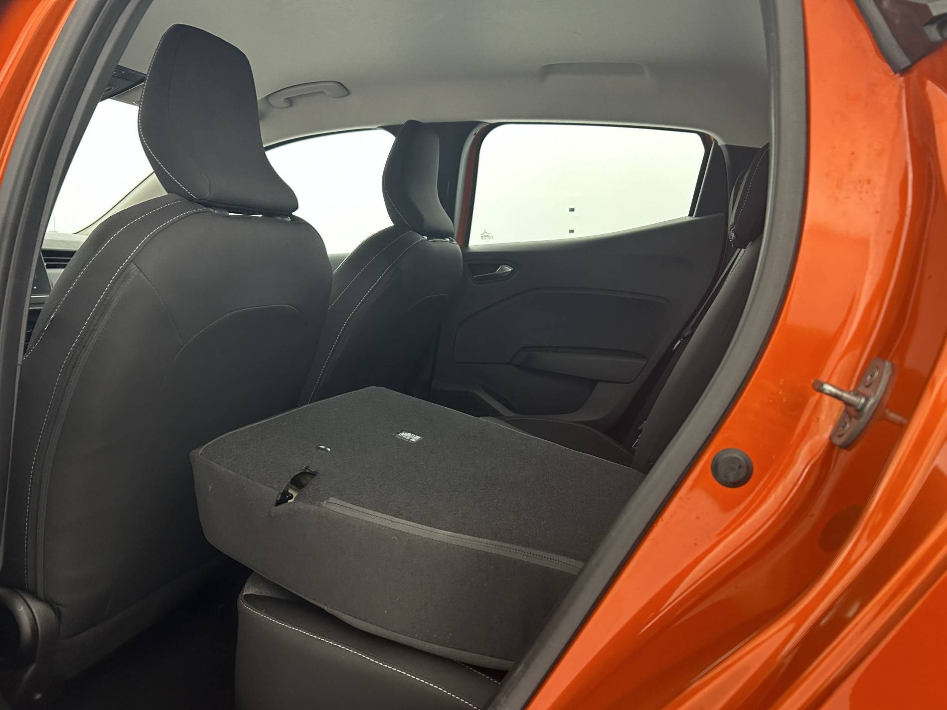 Vente en ligne Renault Clio 5 Clio E-Tech full hybrid 145 ch GSR2 au prix de 19 590 €