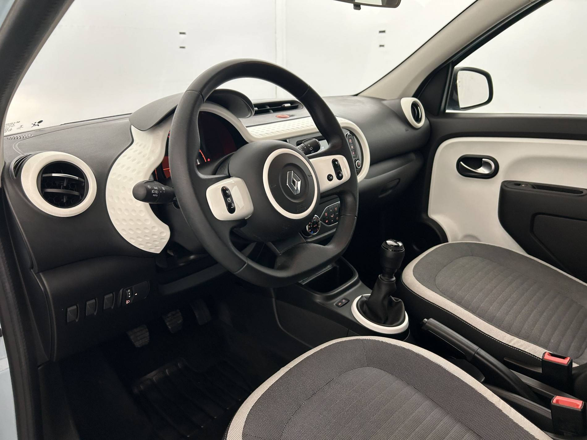 Vente en ligne Renault Twingo 3  SCe 65 au prix de 11 890 €