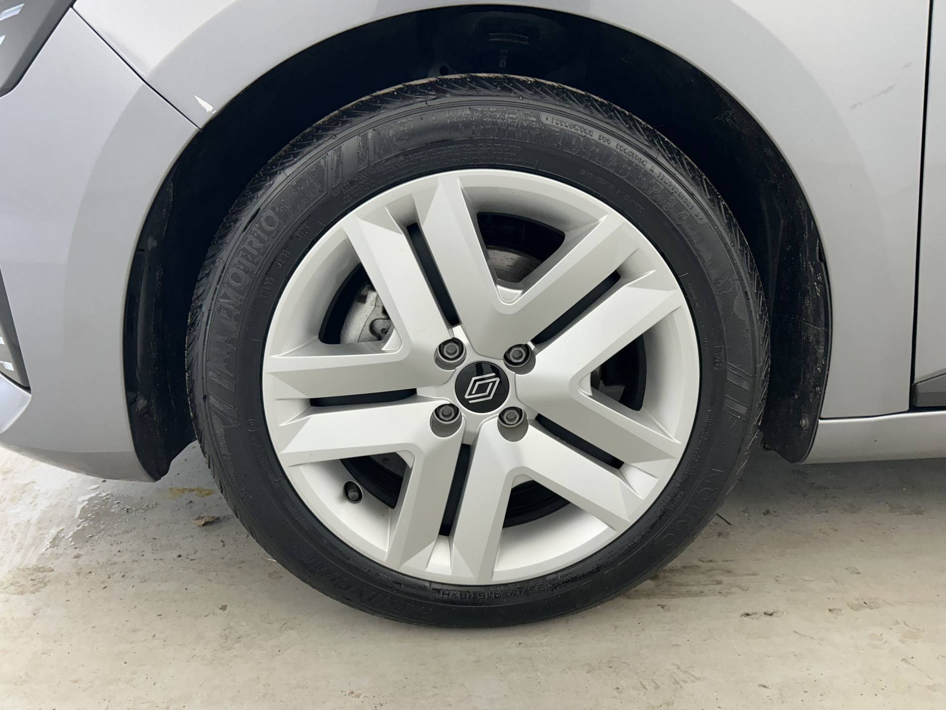 Vente en ligne Renault Clio 5 Clio E-Tech full hybrid 145 ch GSR2 au prix de 20 999 €