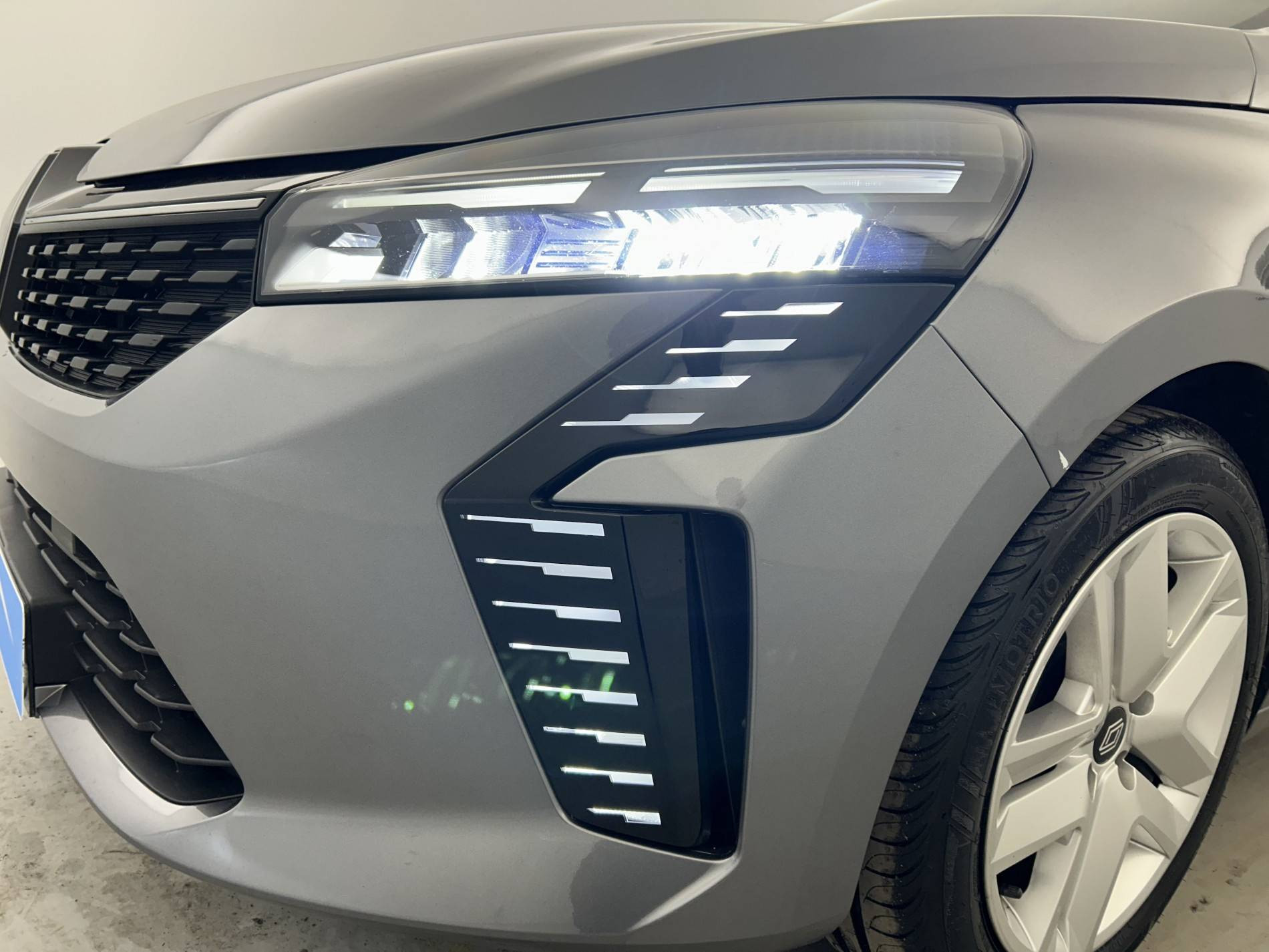 Vente en ligne Renault Clio 5 Clio E-Tech full hybrid 145 ch GSR2 au prix de 20 999 €