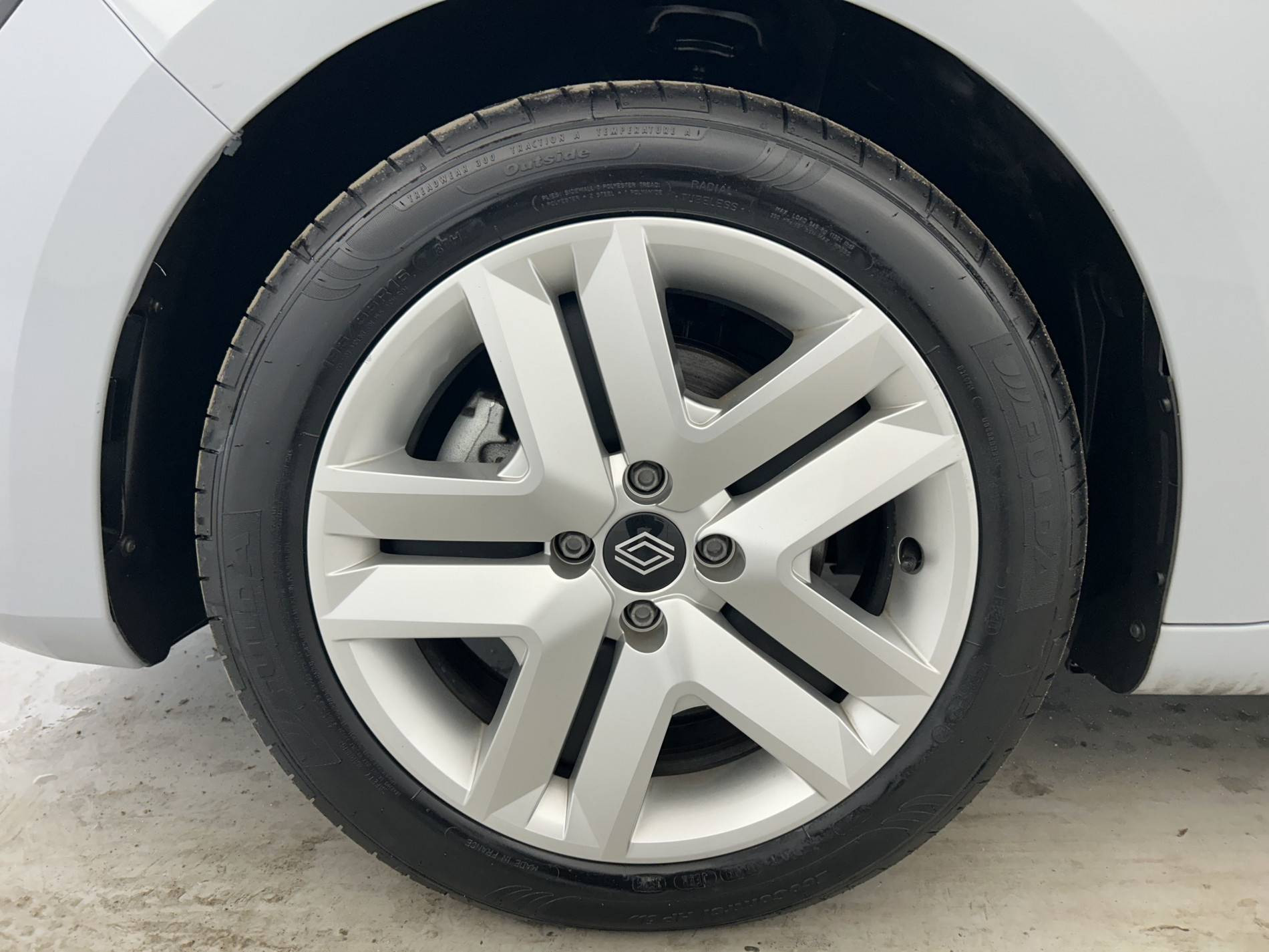 Vente en ligne Renault Clio 5 Clio E-Tech full hybrid 145 ch GSR2 au prix de 20 999 €