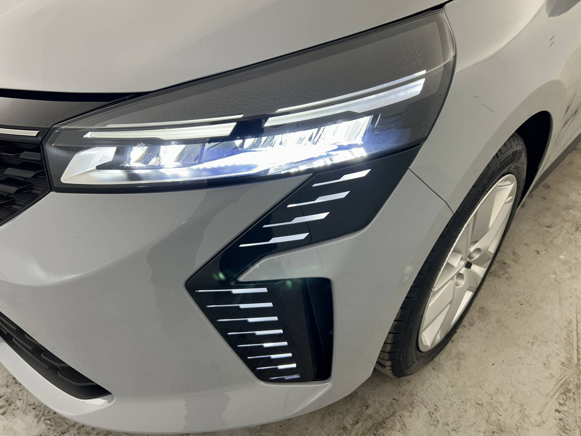 Vente en ligne Renault Clio 5 Clio E-Tech full hybrid 145 ch GSR2 au prix de 20 999 €