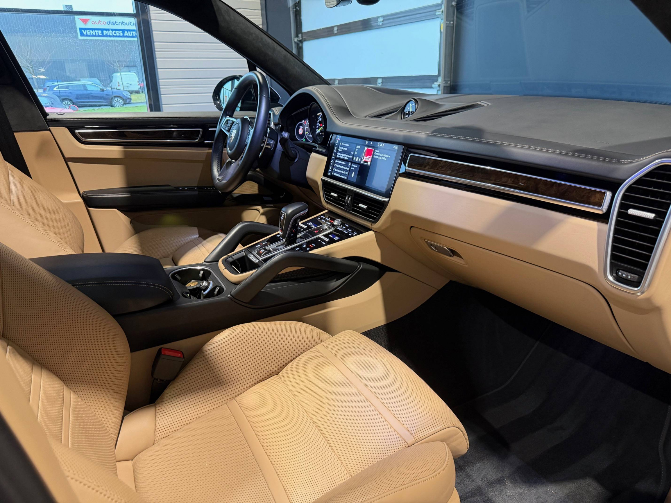 Vente en ligne Porsche Cayenne  E-Hybrid 3.0 V6 462 ch Tiptronic BVA au prix de 69 990 €