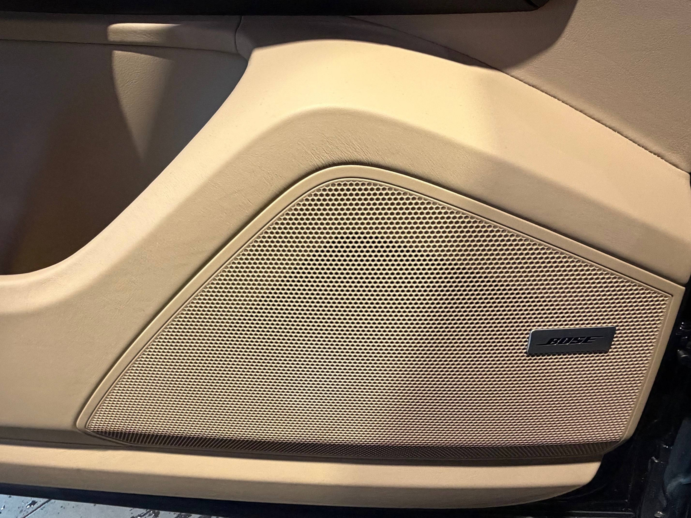 Vente en ligne Porsche Cayenne  E-Hybrid 3.0 V6 462 ch Tiptronic BVA au prix de 69 990 €