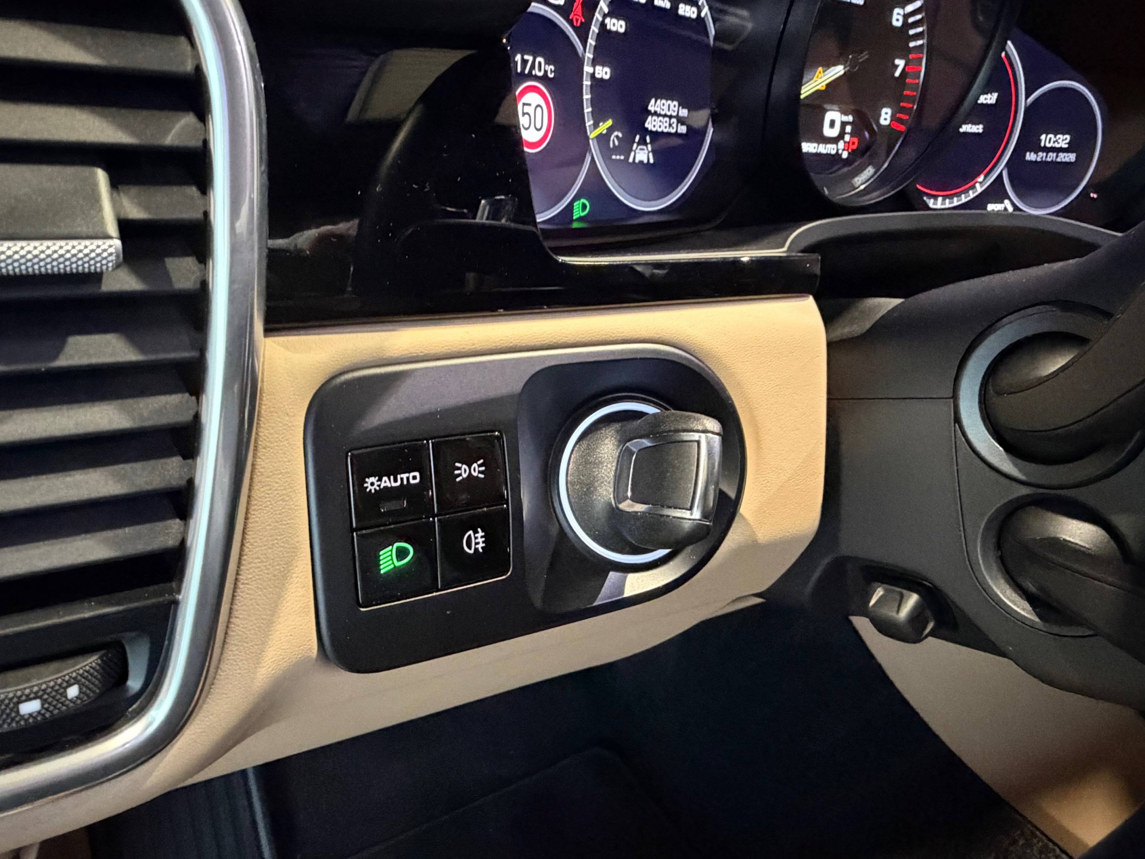 Vente en ligne Porsche Cayenne  E-Hybrid 3.0 V6 462 ch Tiptronic BVA au prix de 69 990 €