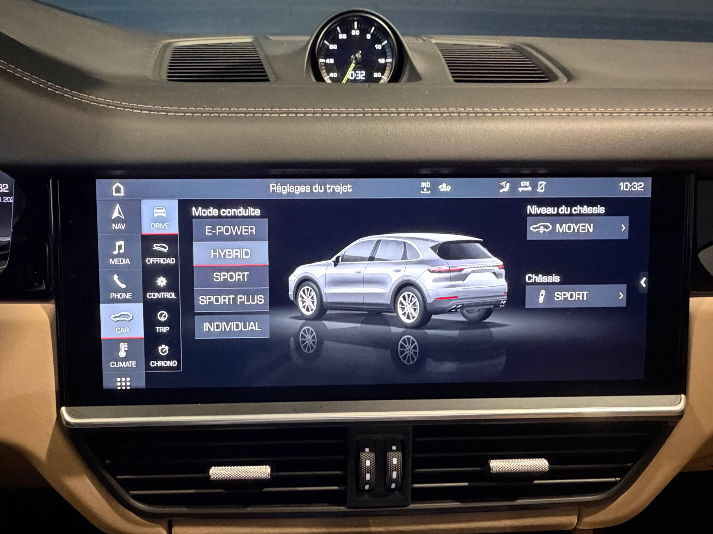 Vente en ligne Porsche Cayenne  E-Hybrid 3.0 V6 462 ch Tiptronic BVA au prix de 69 990 €