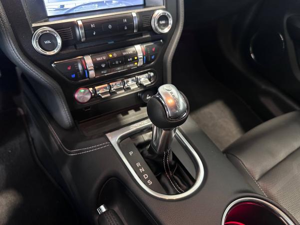 Vente en ligne Ford Mustang  V8 5.0 BVA10 au prix de 51 990 €