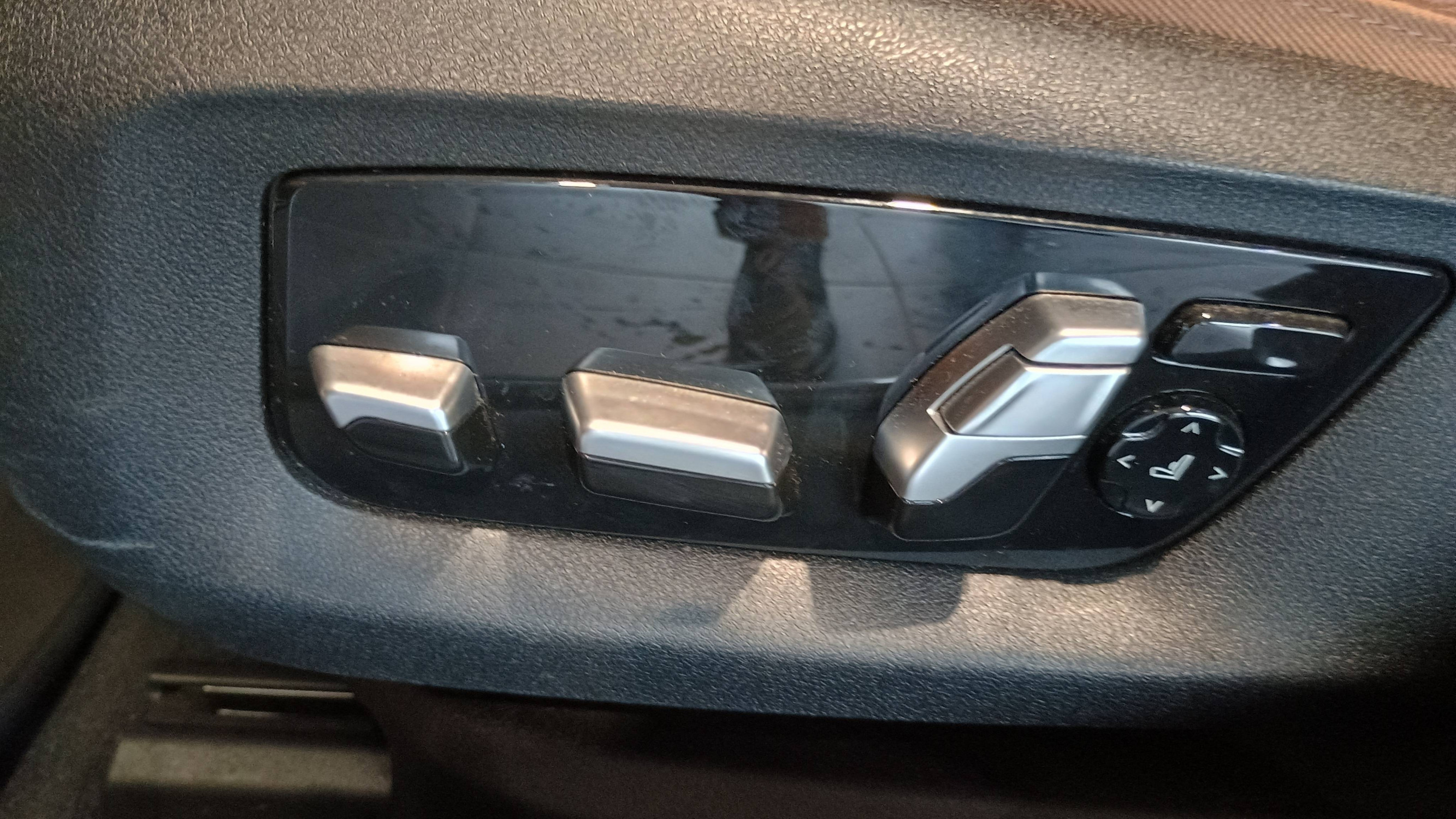 Vente en ligne Bmw Série 5 Touring 520d 190 ch BVA8 au prix de 33 990 €