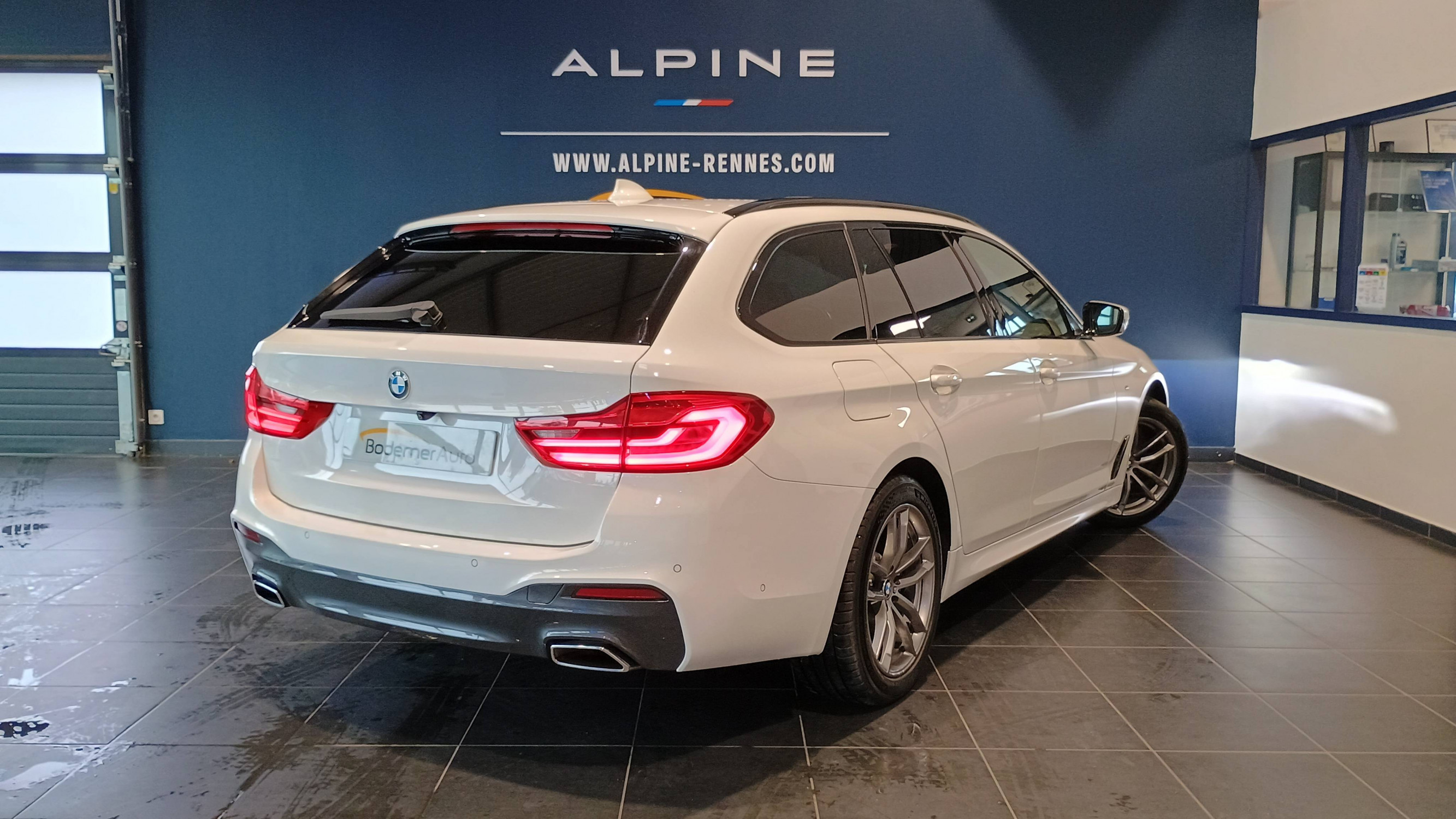 Vente en ligne Bmw Série 5 Touring 520d 190 ch BVA8 au prix de 33 990 €
