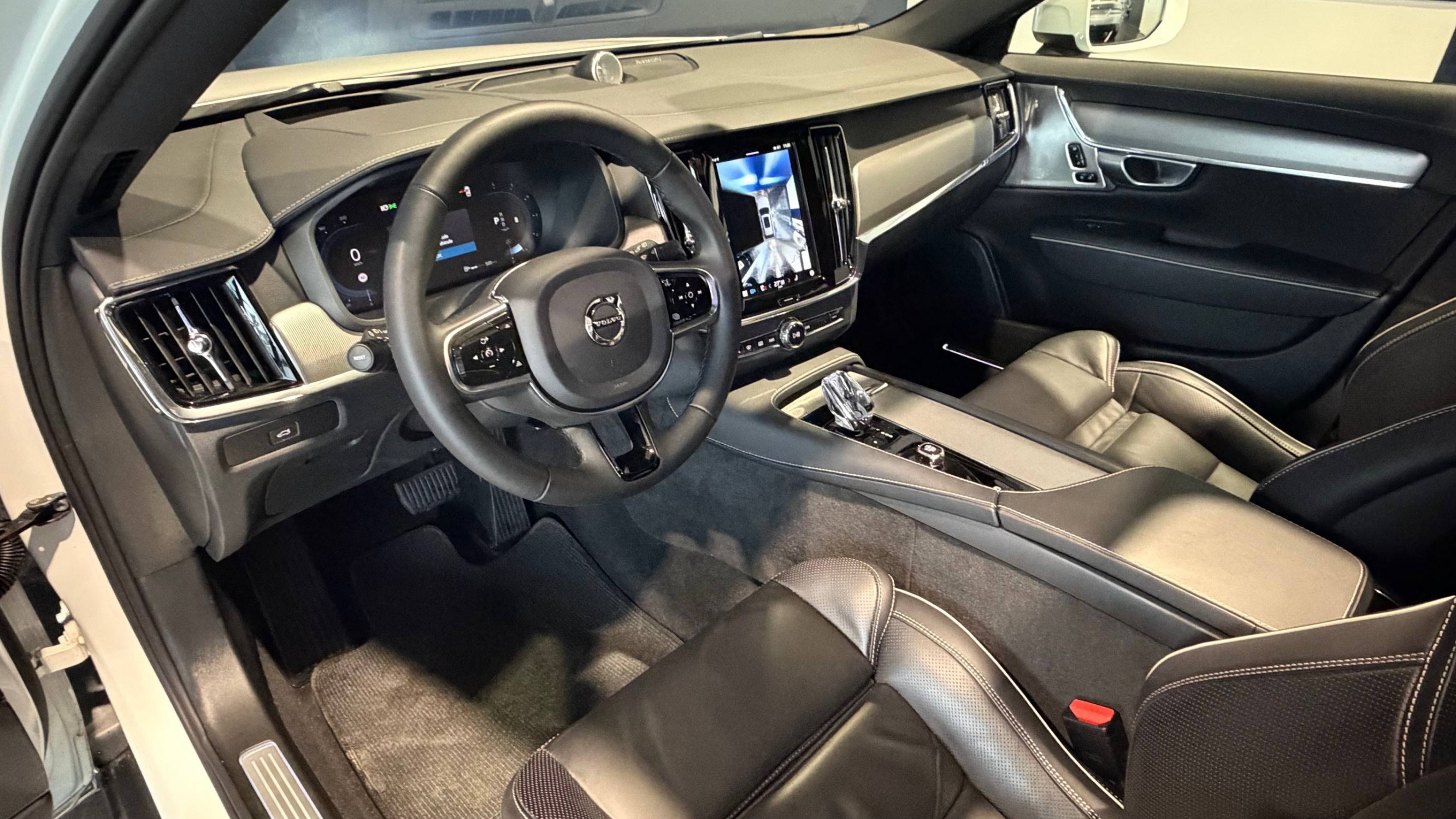 Vente en ligne Volvo V90  D4 AWD 190 ch Geartronic 8 au prix de 53 990 €