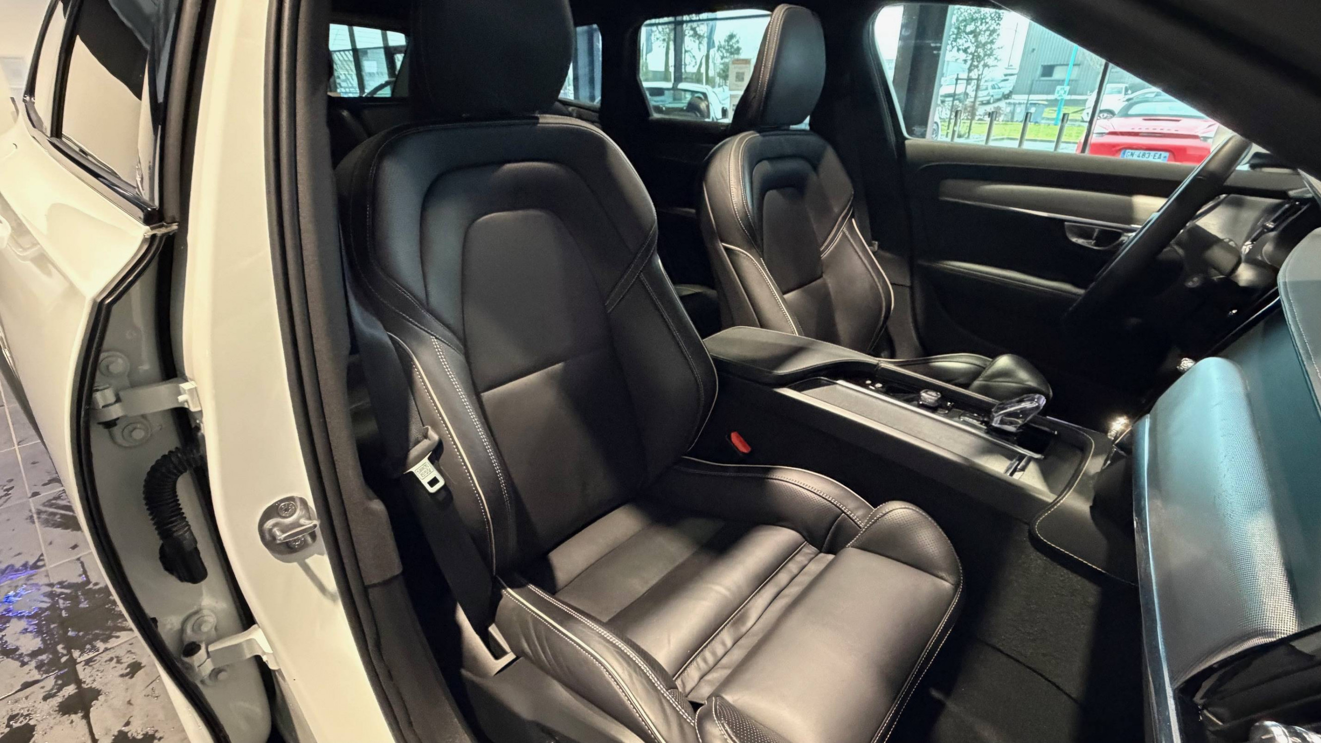 Vente en ligne Volvo V90  D4 AWD 190 ch Geartronic 8 au prix de 53 990 €