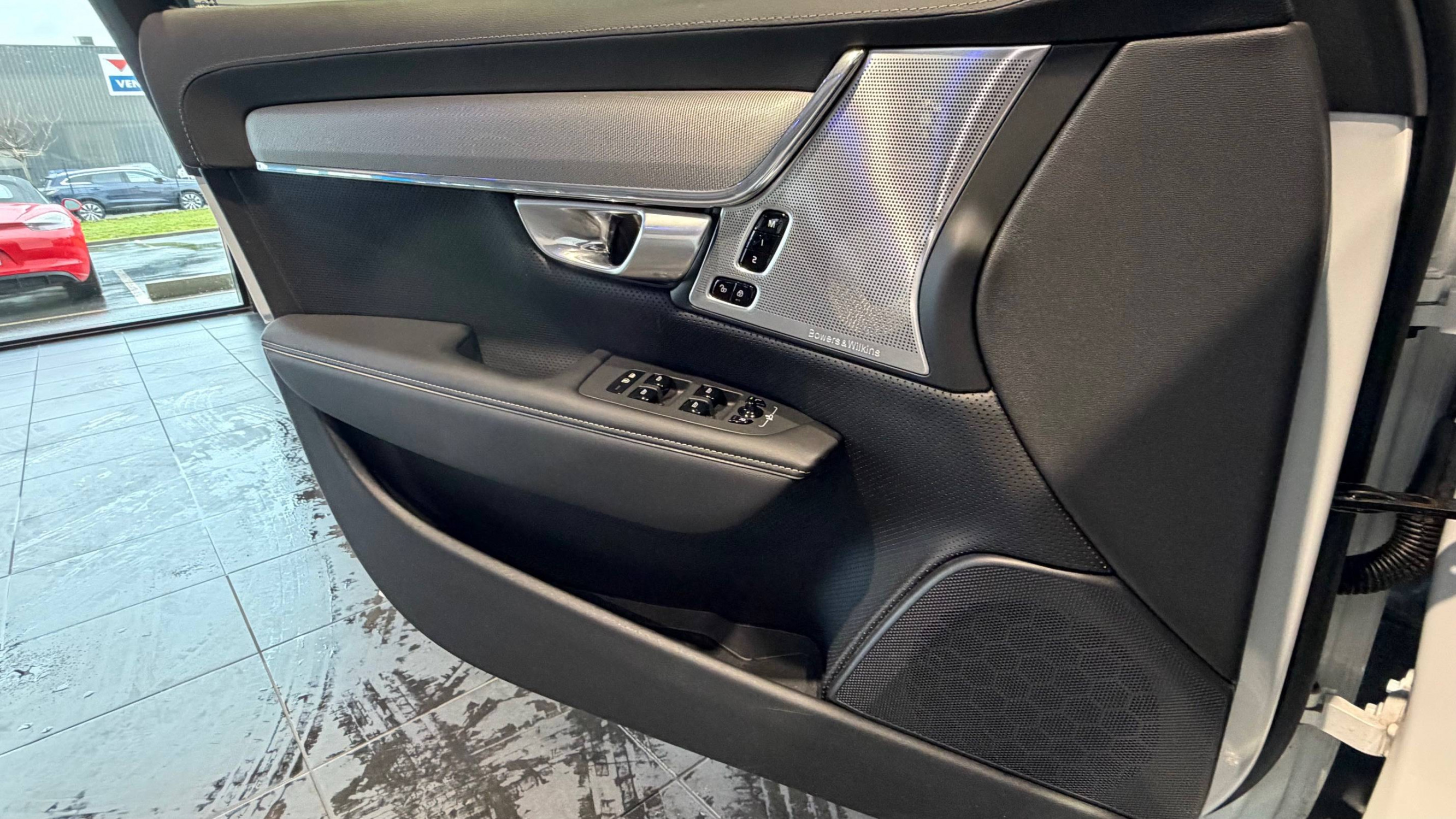 Vente en ligne Volvo V90  D4 AWD 190 ch Geartronic 8 au prix de 53 990 €