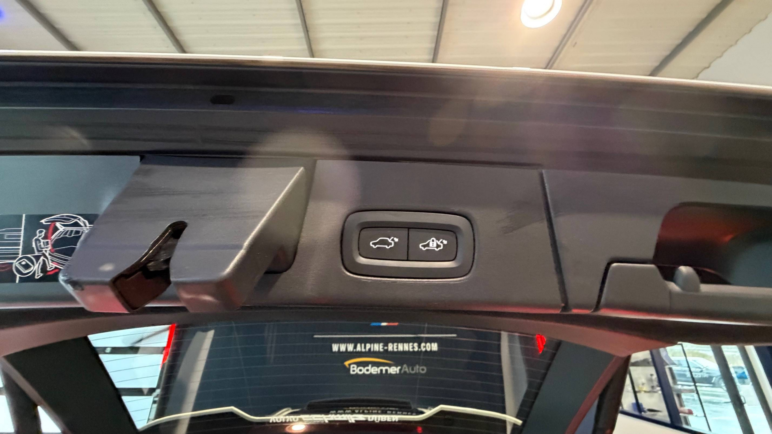 Vente en ligne Volvo V90  D4 AWD 190 ch Geartronic 8 au prix de 53 990 €