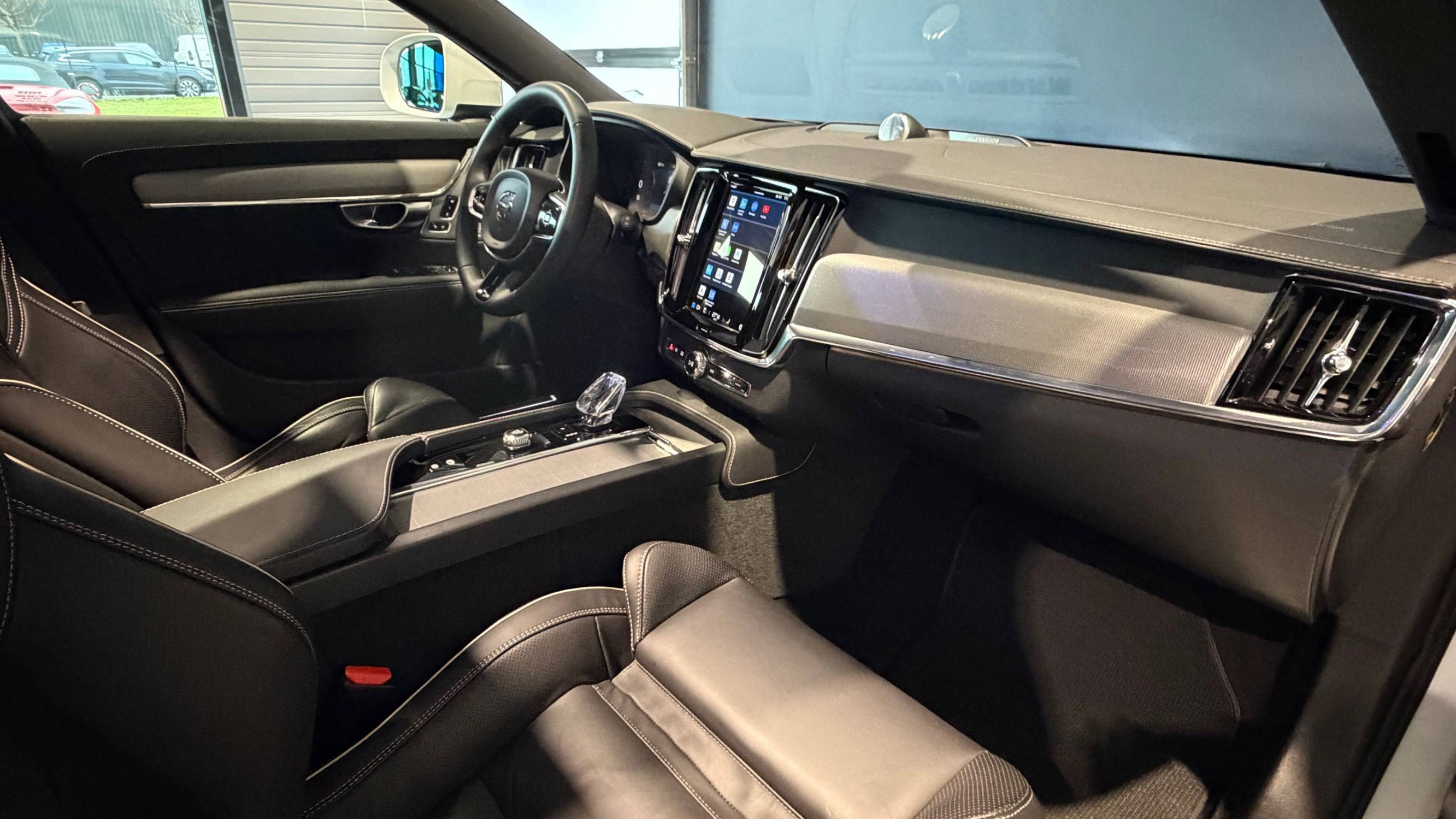 Vente en ligne Volvo V90  D4 AWD 190 ch Geartronic 8 au prix de 53 990 €