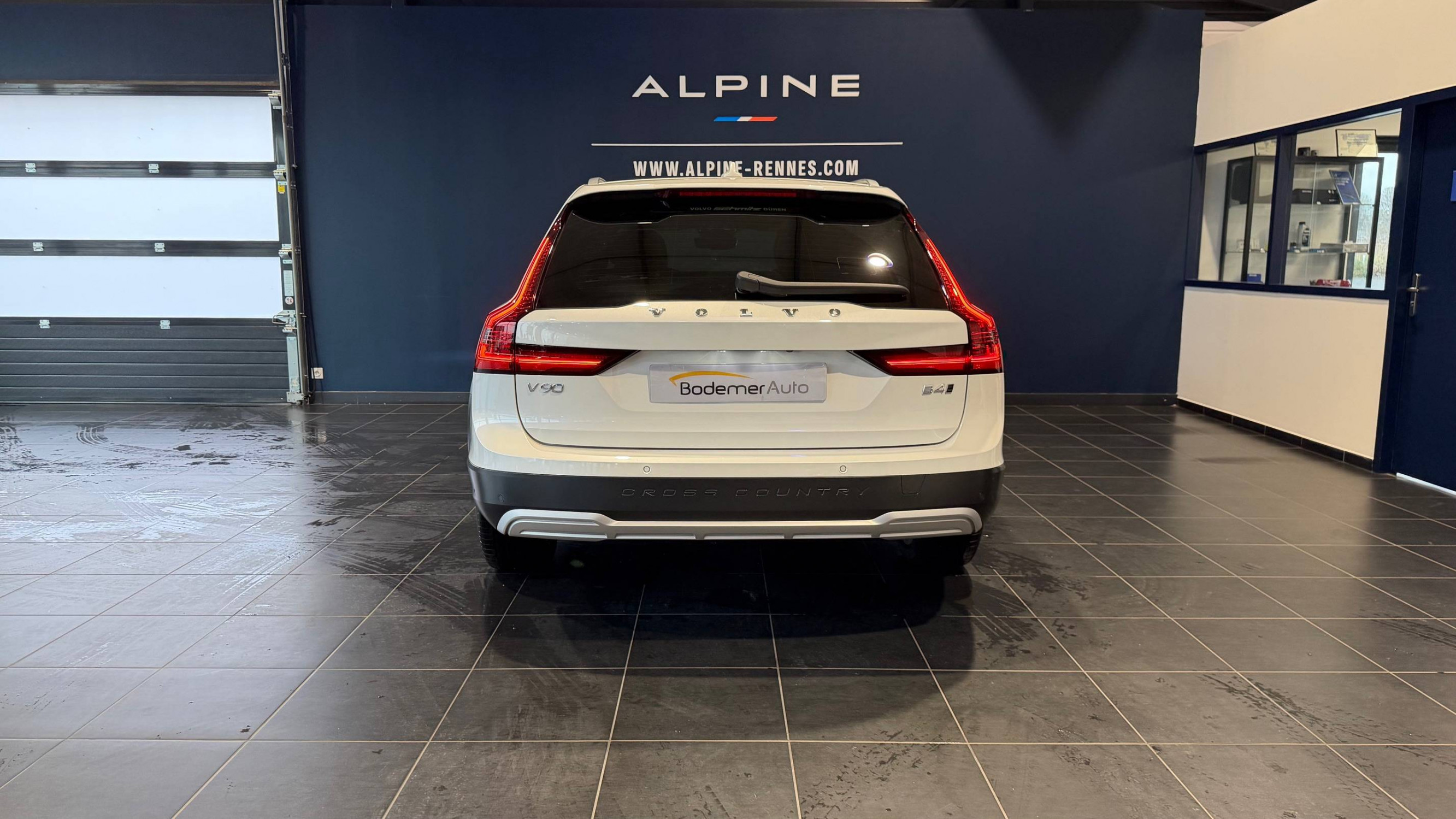 Vente en ligne Volvo V90  D4 AWD 190 ch Geartronic 8 au prix de 53 990 €