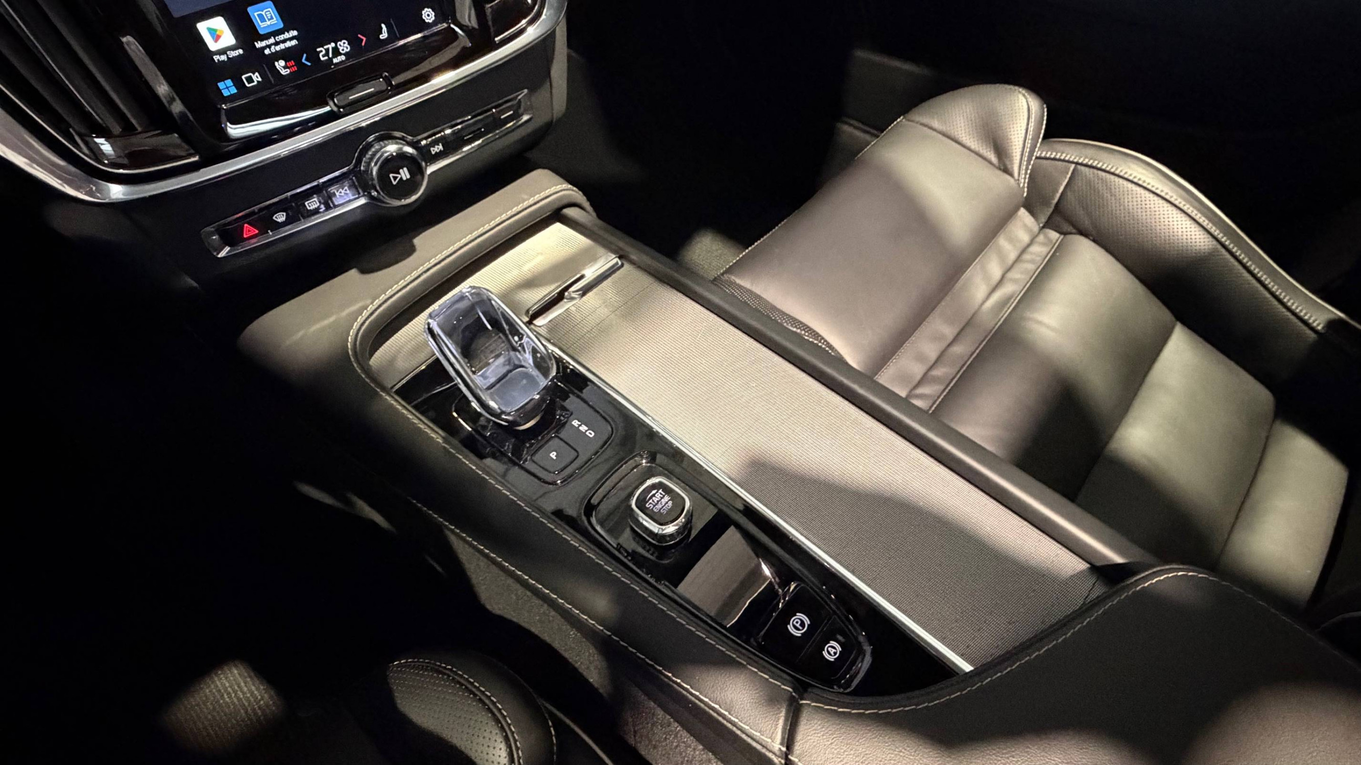 Vente en ligne Volvo V90  D4 AWD 190 ch Geartronic 8 au prix de 53 990 €