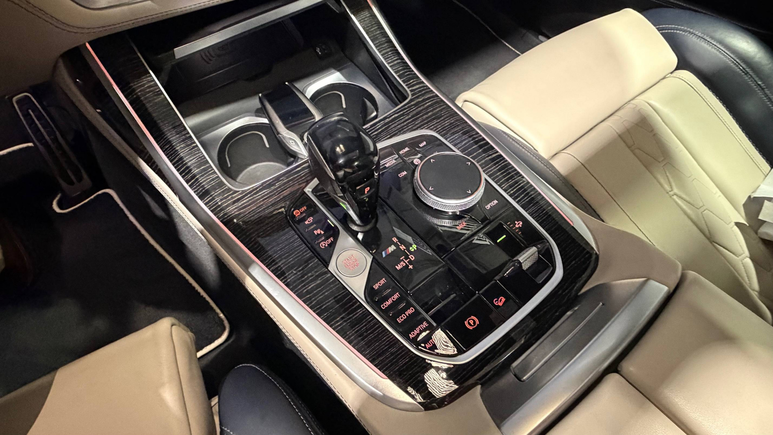 Vente en ligne Bmw X7 X7 M50i 530 ch BVA8 au prix de 74 990 €