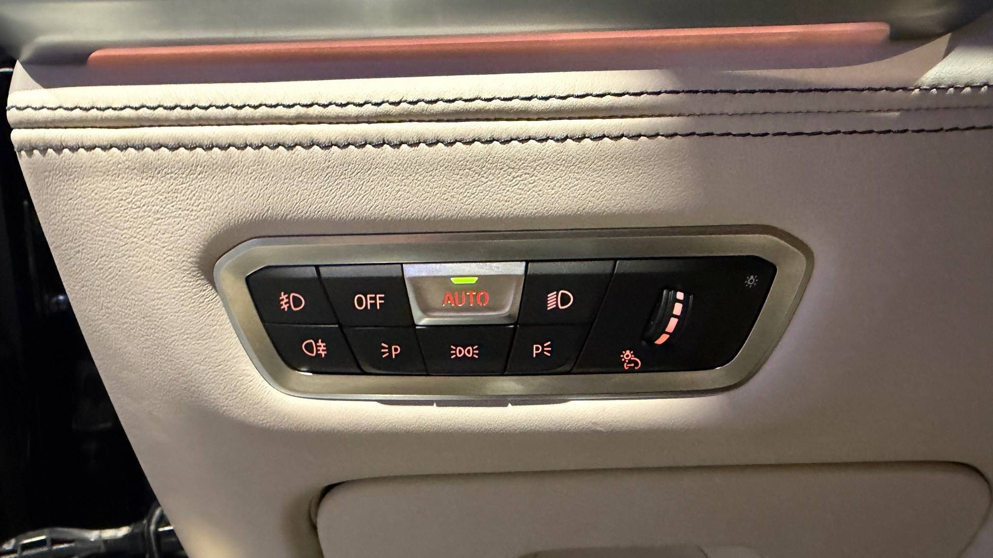 Vente en ligne Bmw X7 X7 M50i 530 ch BVA8 au prix de 74 990 €