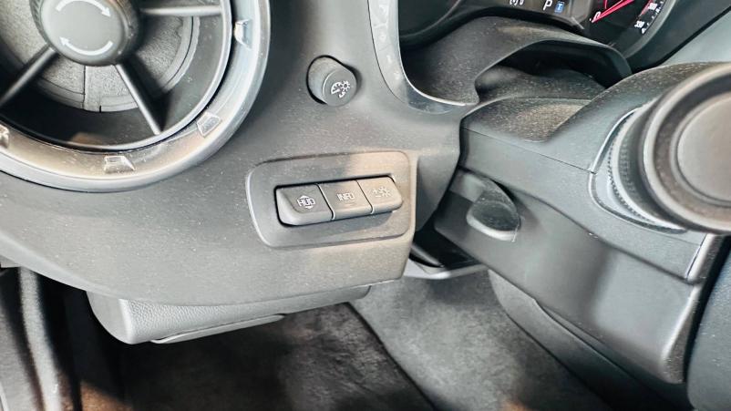 Vente en ligne Chevrolet Camaro Camaro Coupé V8 6.2 405ch au prix de 51 990 €