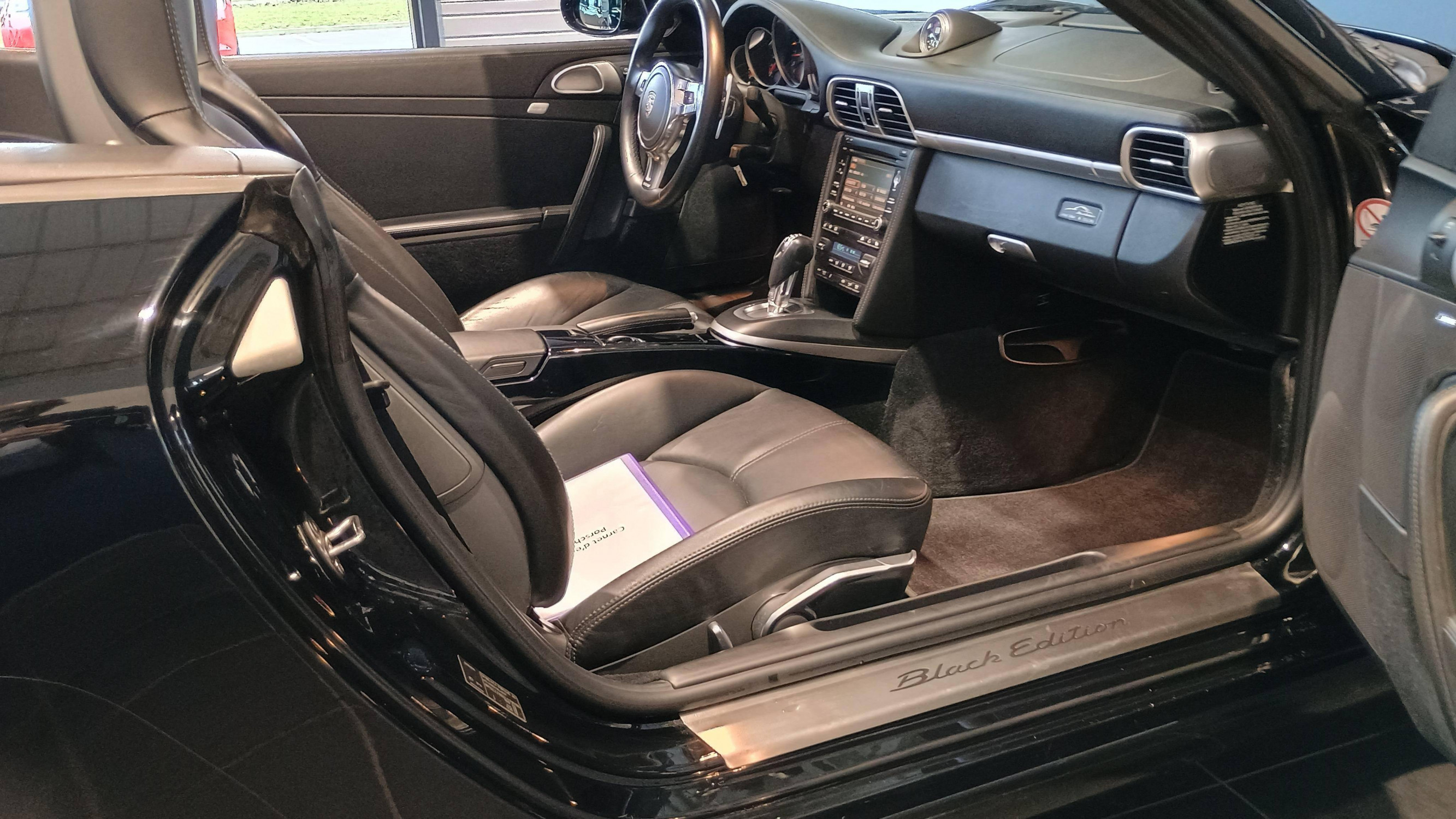 Vente en ligne Porsche 911 Cabriolet 911 Carrera Cabriolet 3.6i 345 au prix de 66 990 €