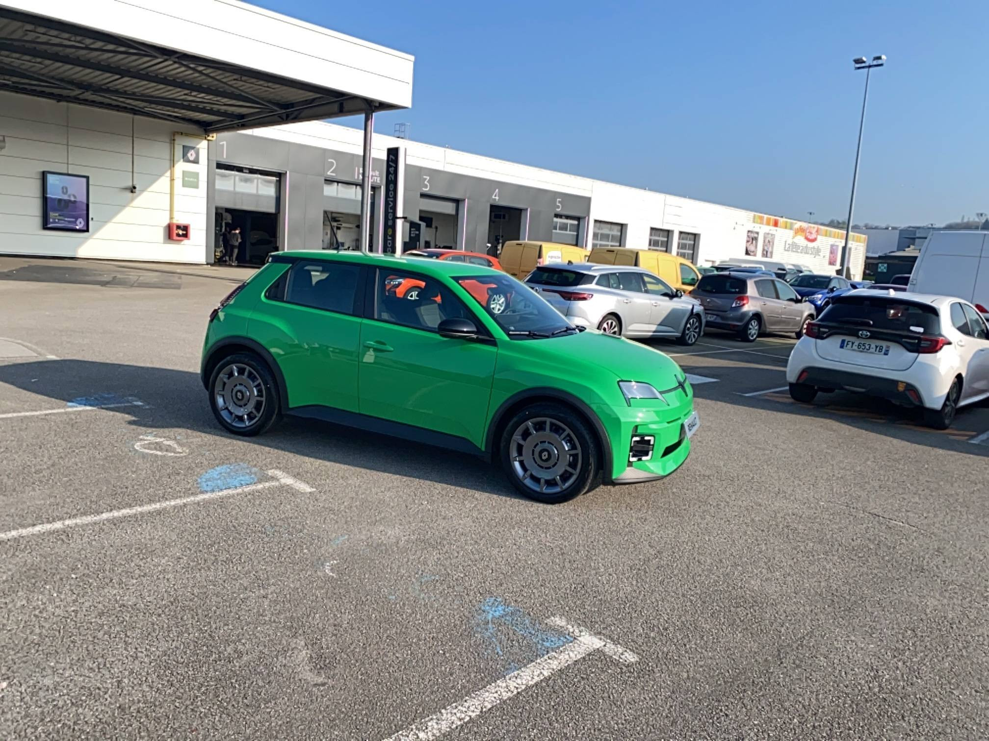 Vente en ligne Renault R5 E-Tech  120 ch autonomie urbaine au prix de 27 900 €