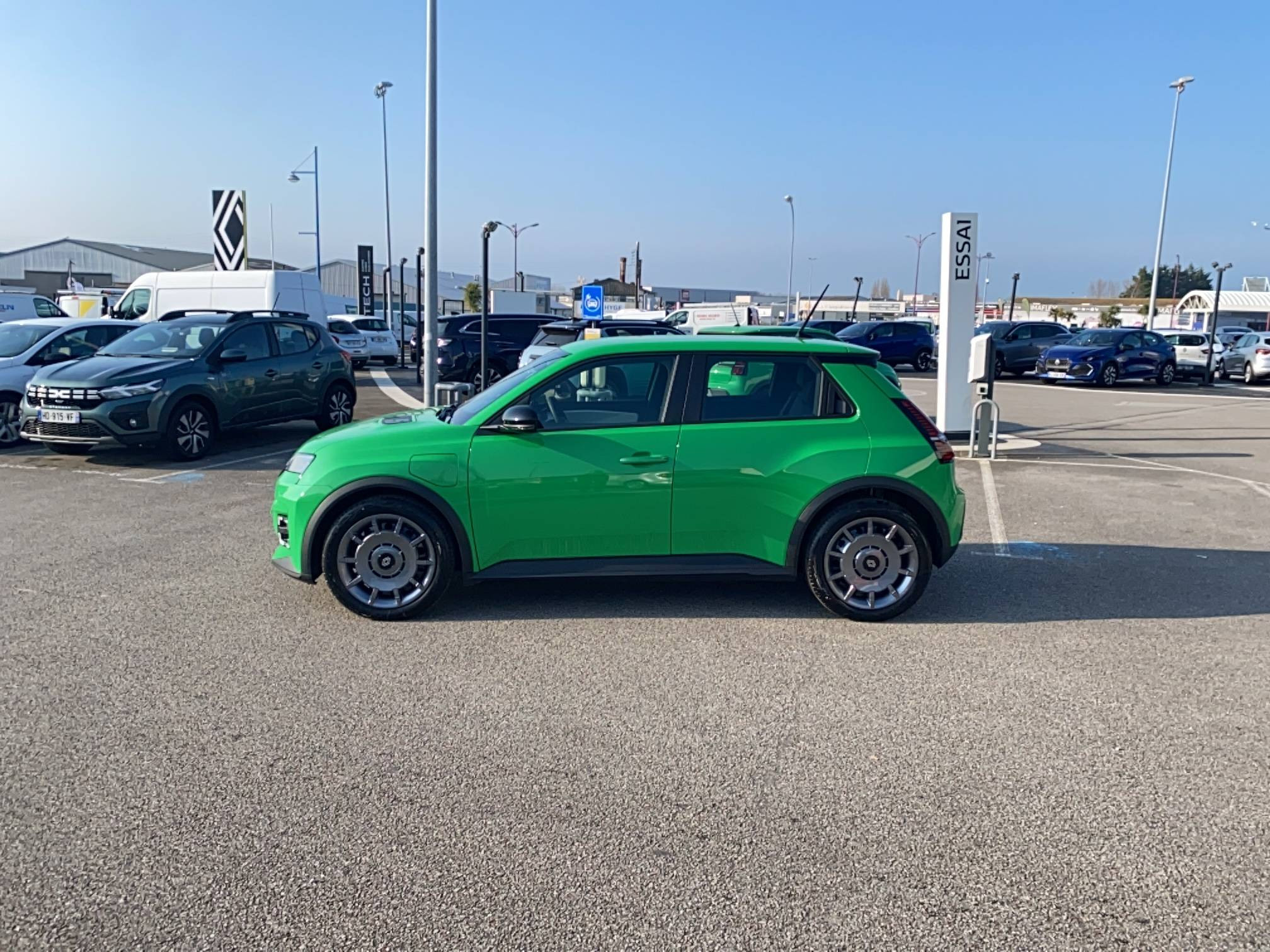 Vente en ligne Renault R5 E-Tech  120 ch autonomie urbaine au prix de 27 900 €