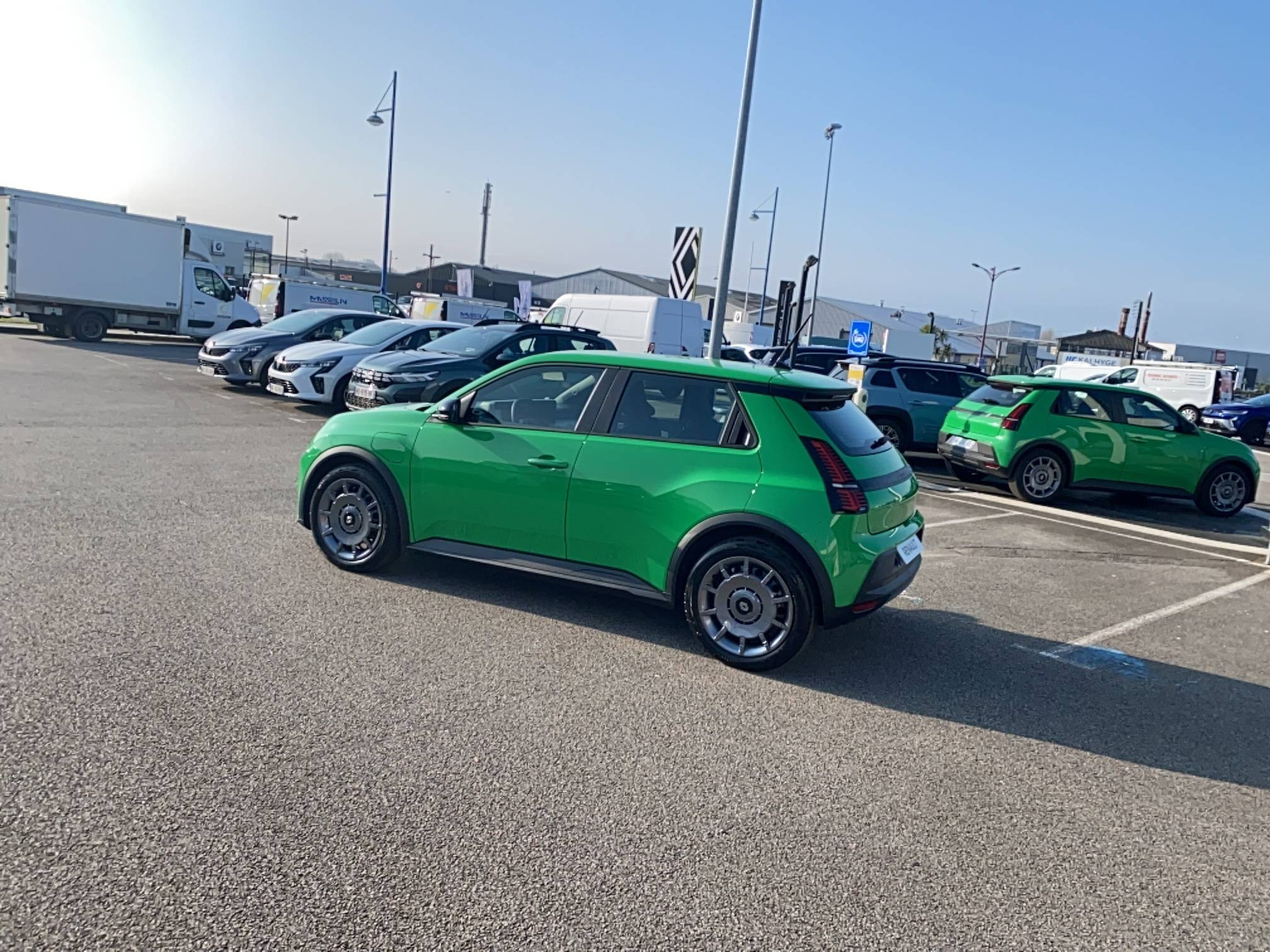 Vente en ligne Renault R5 E-Tech  120 ch autonomie urbaine au prix de 27 900 €