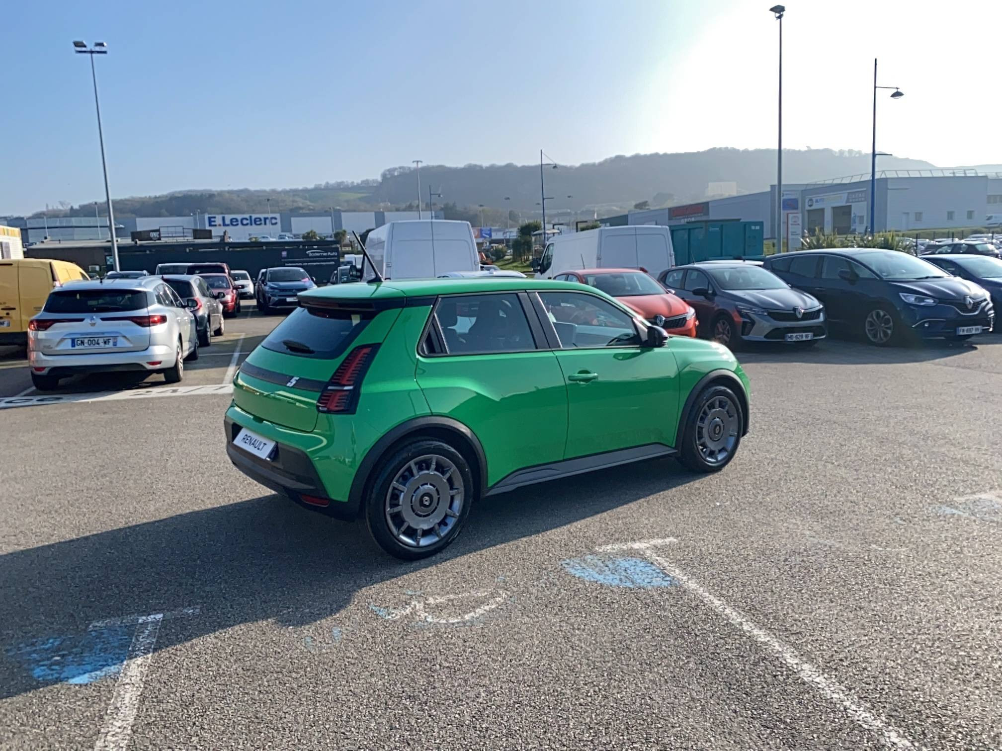 Vente en ligne Renault R5 E-Tech  120 ch autonomie urbaine au prix de 27 900 €