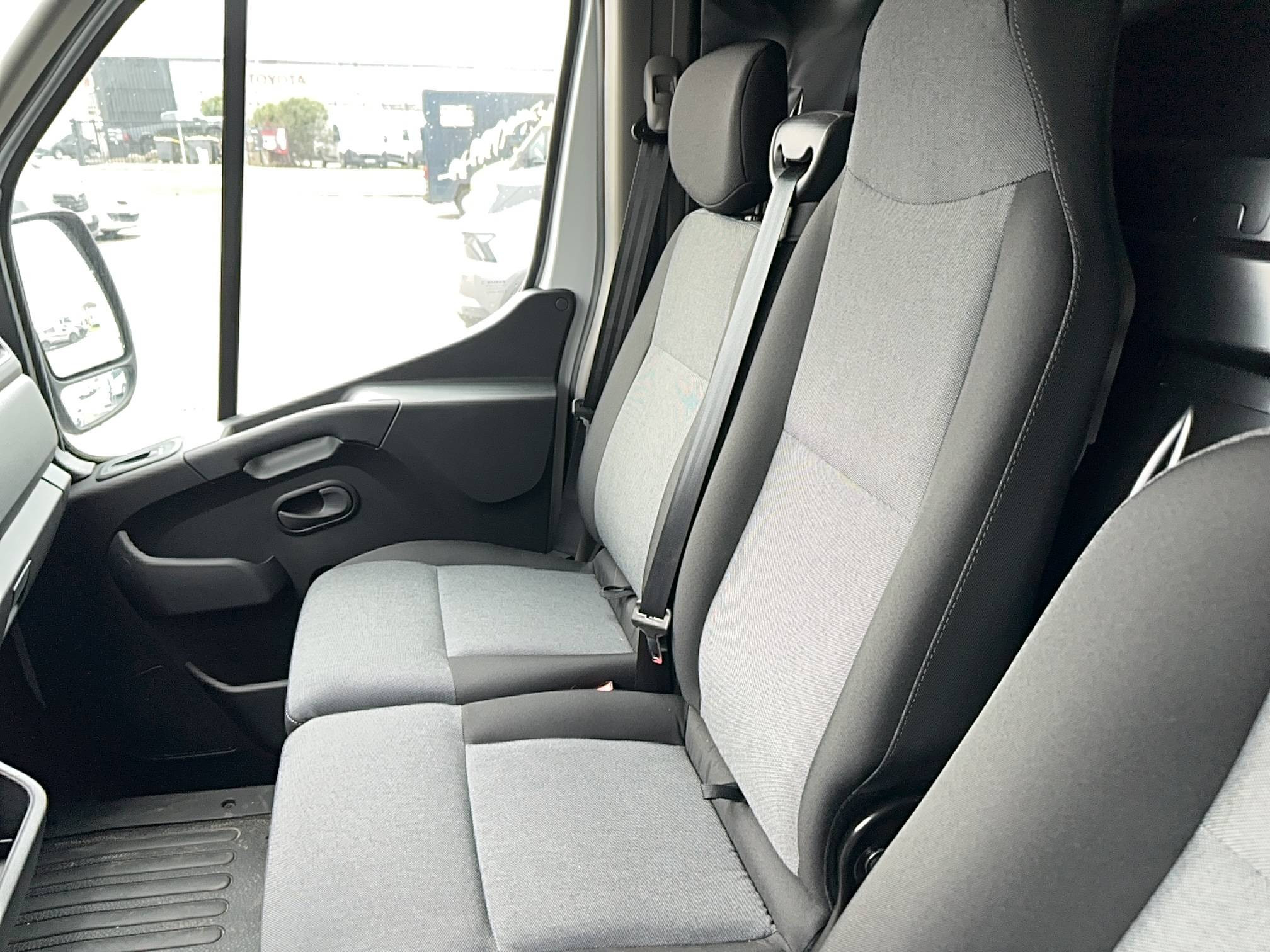 Vente en ligne Renault Master E-Tech MASTER ELECTRIQUE FGN L2H2 F3500 EV52 au prix de 26 900 €