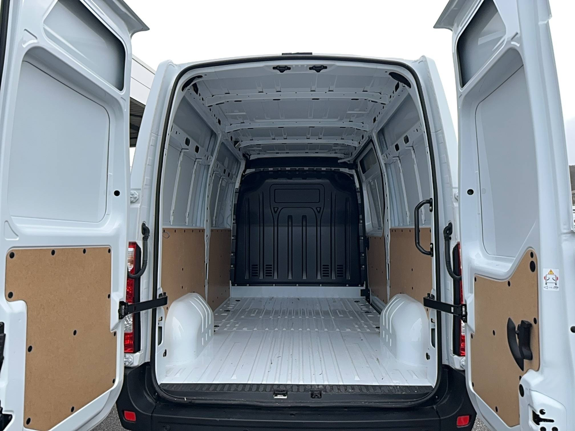 Vente en ligne Renault Master E-Tech MASTER ELECTRIQUE FGN L2H2 F3500 EV52 au prix de 26 900 €