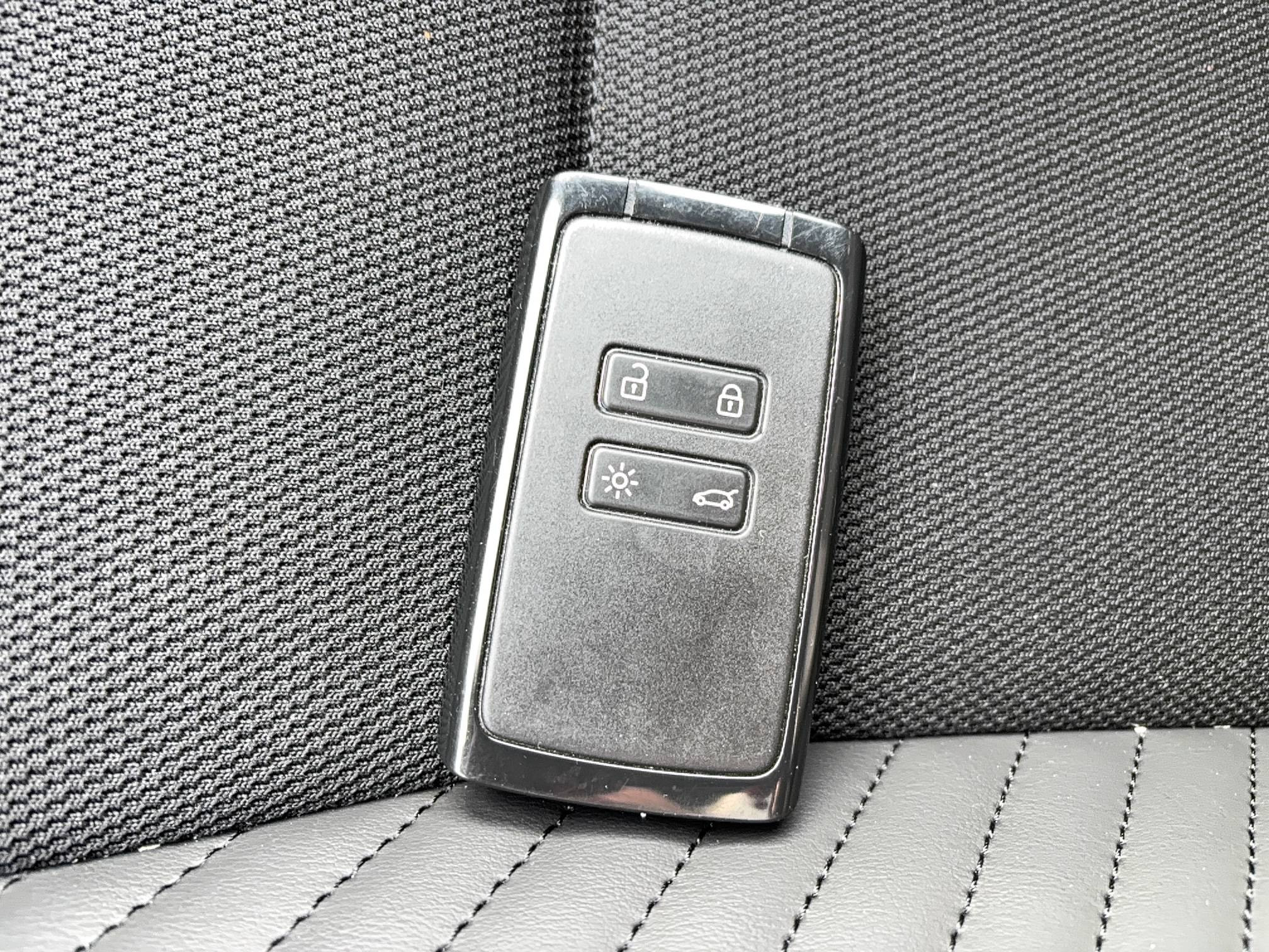 Vente en ligne Renault Scenic E-Tech  220 ch grande autonomie au prix de 45 900 €