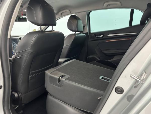 Vente en ligne Renault Megane 4 Mégane IV Berline Blue dCi 115 EDC au prix de 16 290 €
