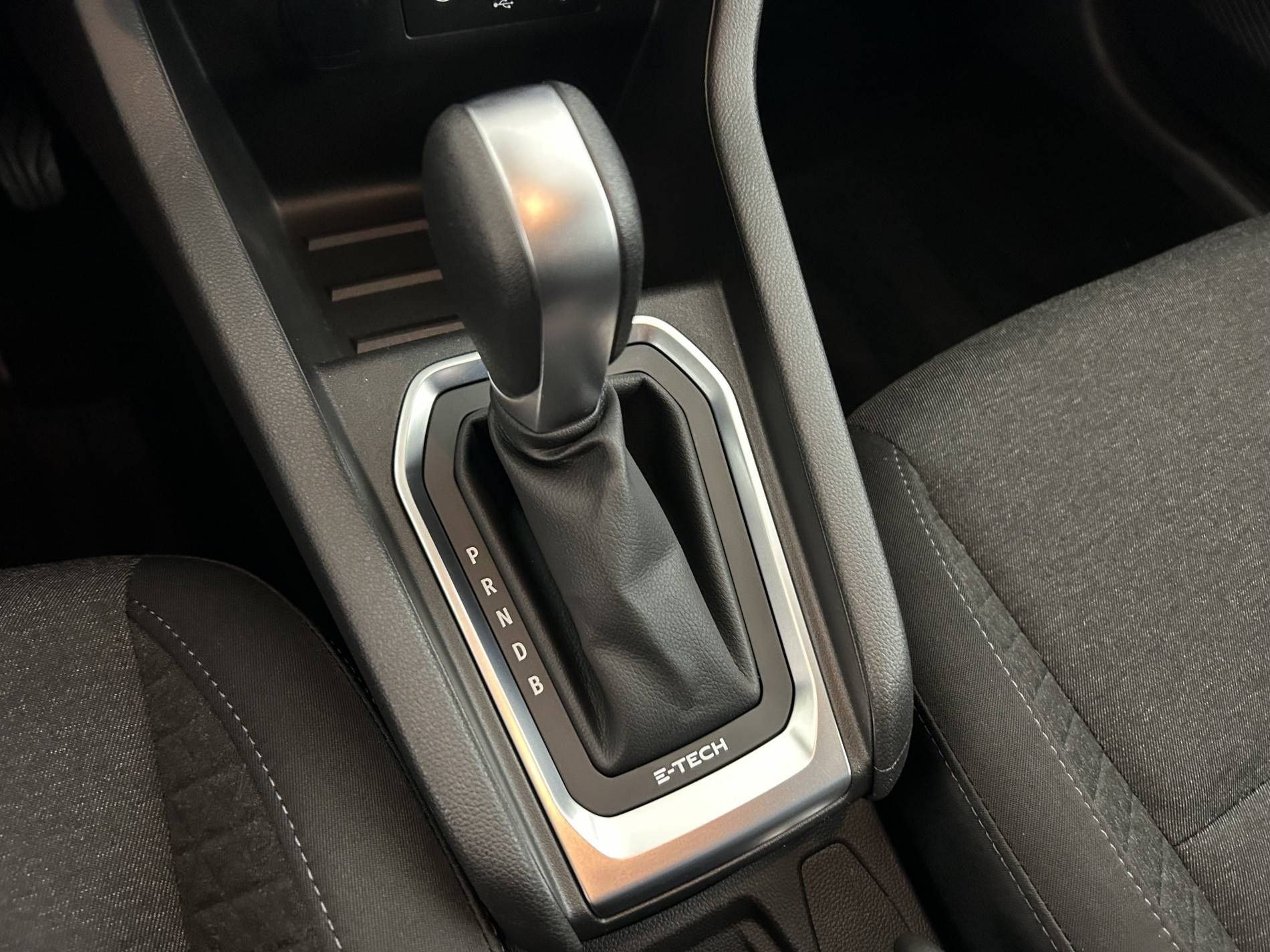 Vente en ligne Renault Clio 5 Clio E-Tech 140 au prix de 15 990 €