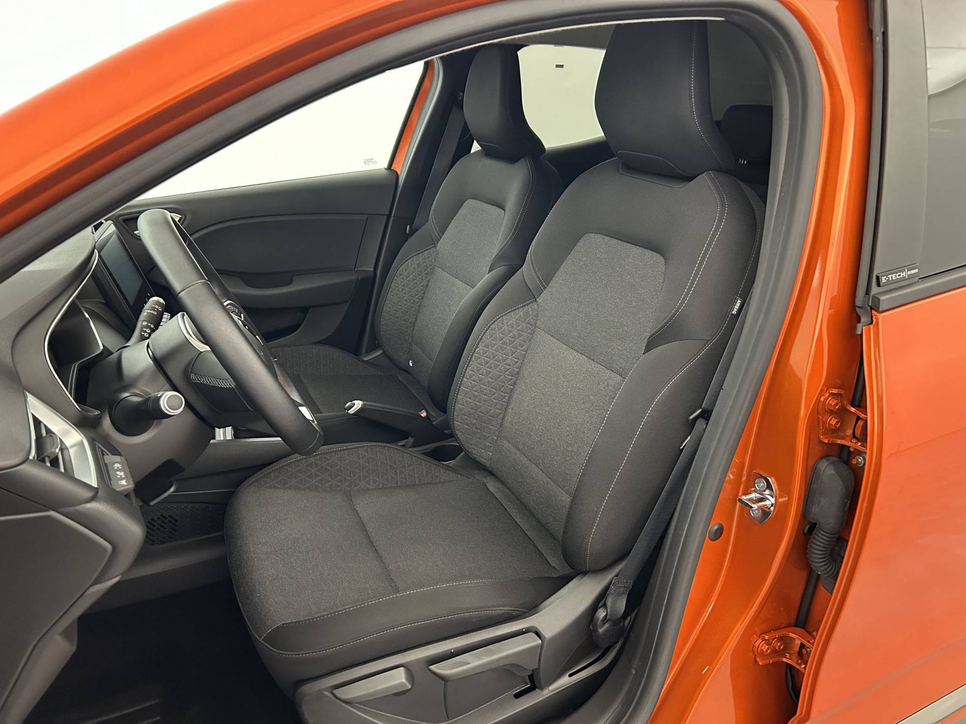 Vente en ligne Renault Clio 5 Clio E-Tech 140 au prix de 15 990 €